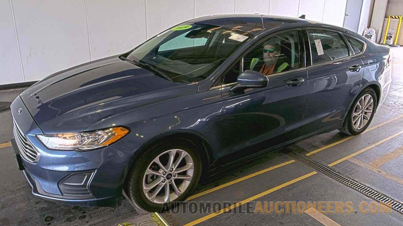 3FA6P0HD9KR245417 Ford Fusion 2019