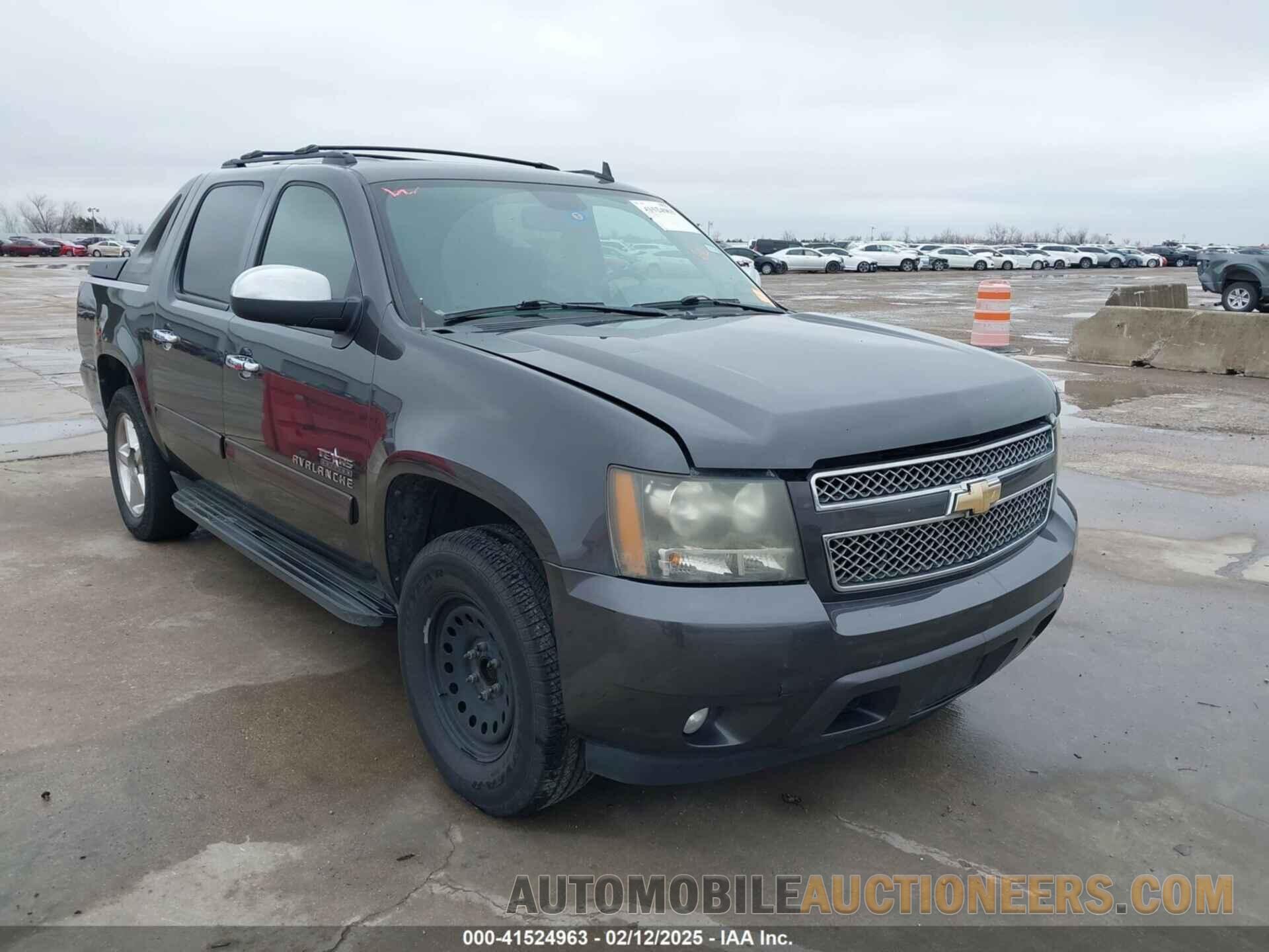 3GNMCEE06BG129154 CHEVROLET AVALANCHE 1500 2011