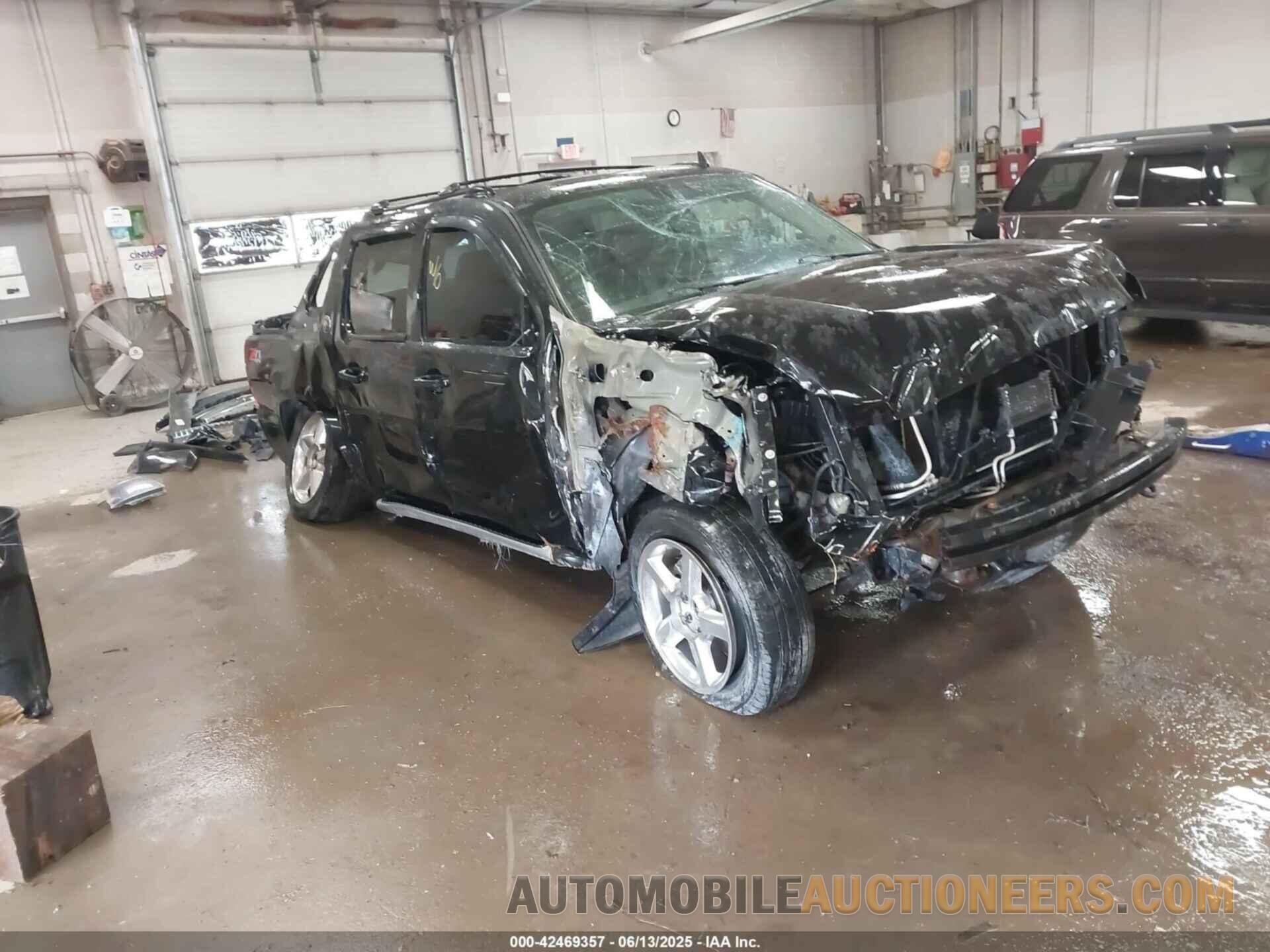 3GNTKFE73DG197898 CHEVROLET AVALANCHE 2013
