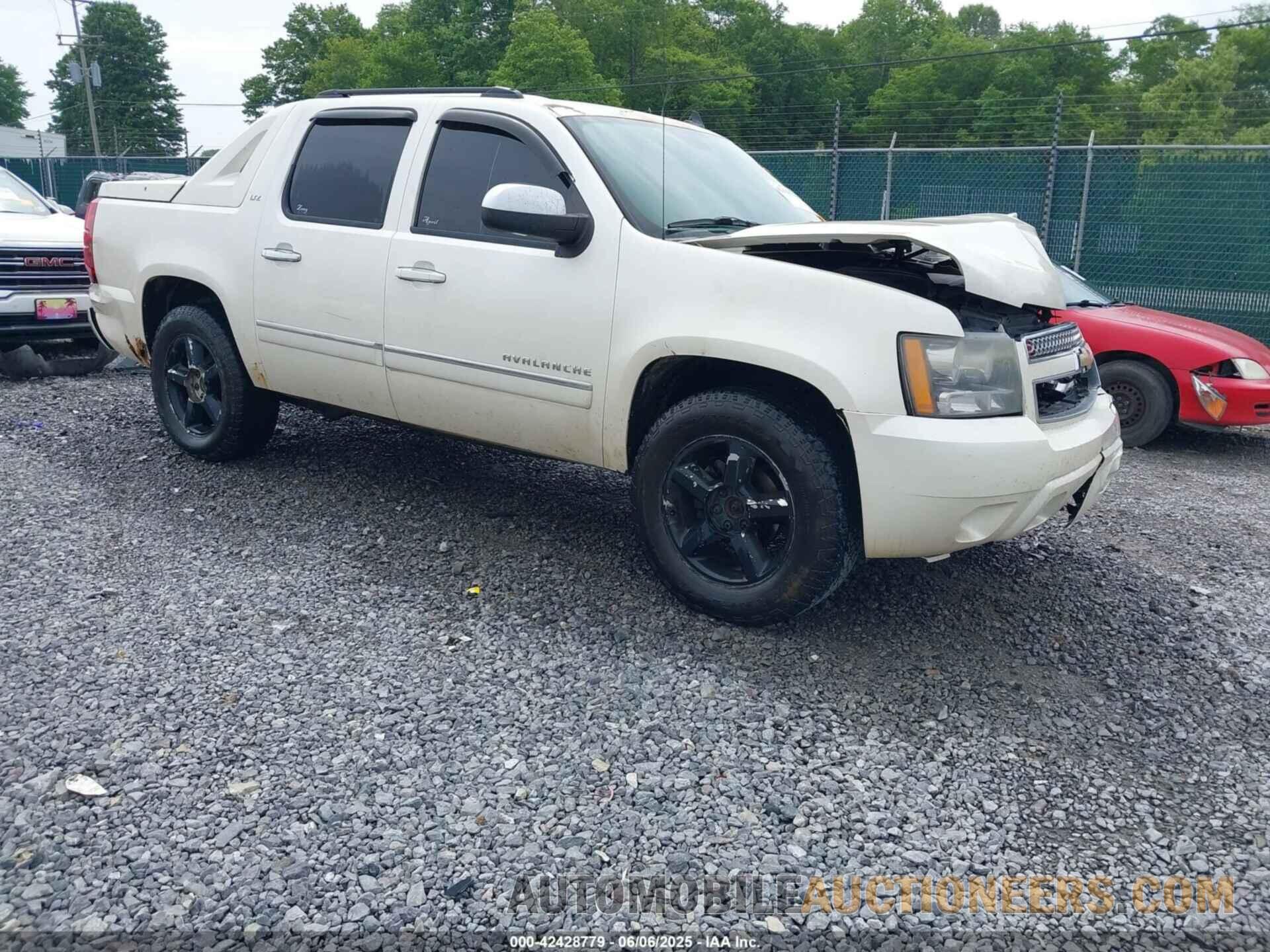 3GNTKGE3XBG366038 CHEVROLET AVALANCHE 1500 2011