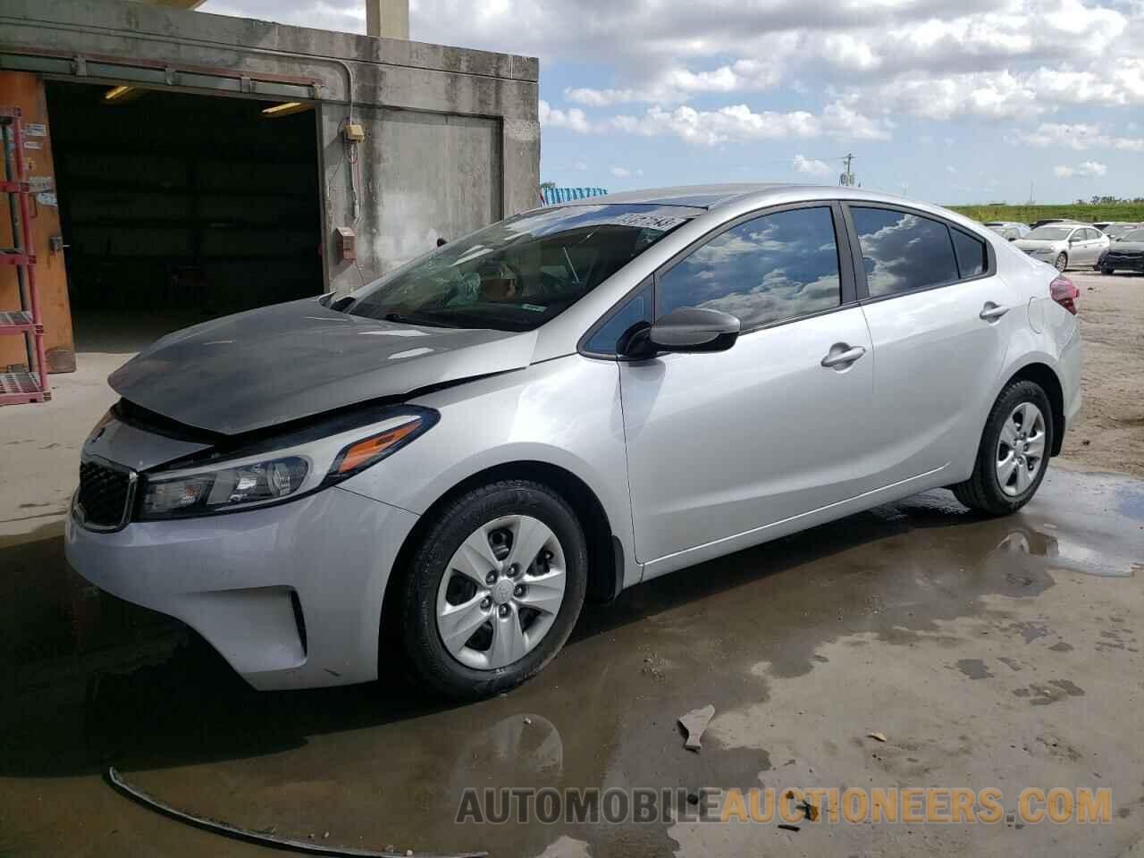 3KPFK4A71JE167855 KIA FORTE 2018