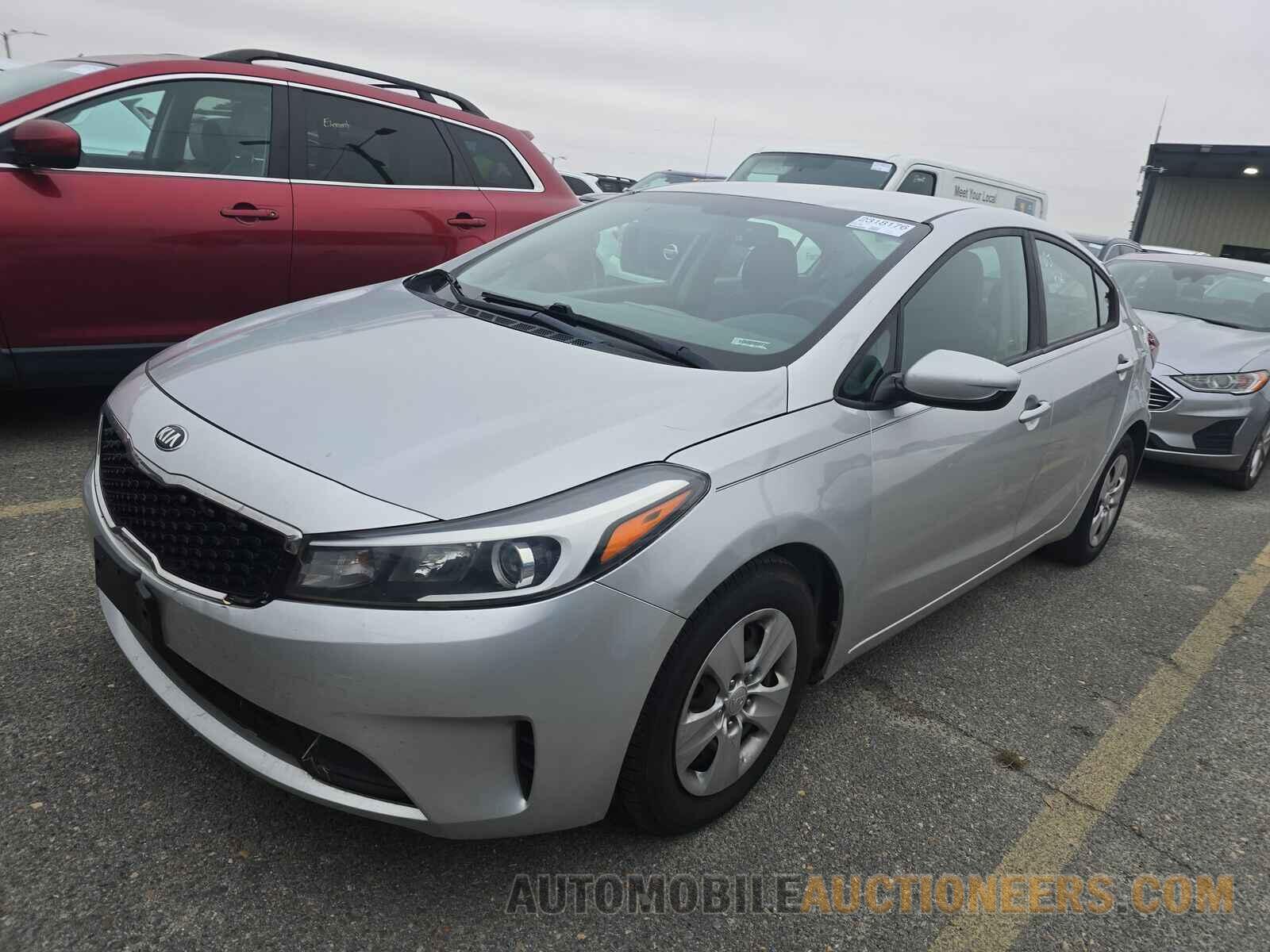 3KPFK4A72JE241686 Kia Forte LX 2018