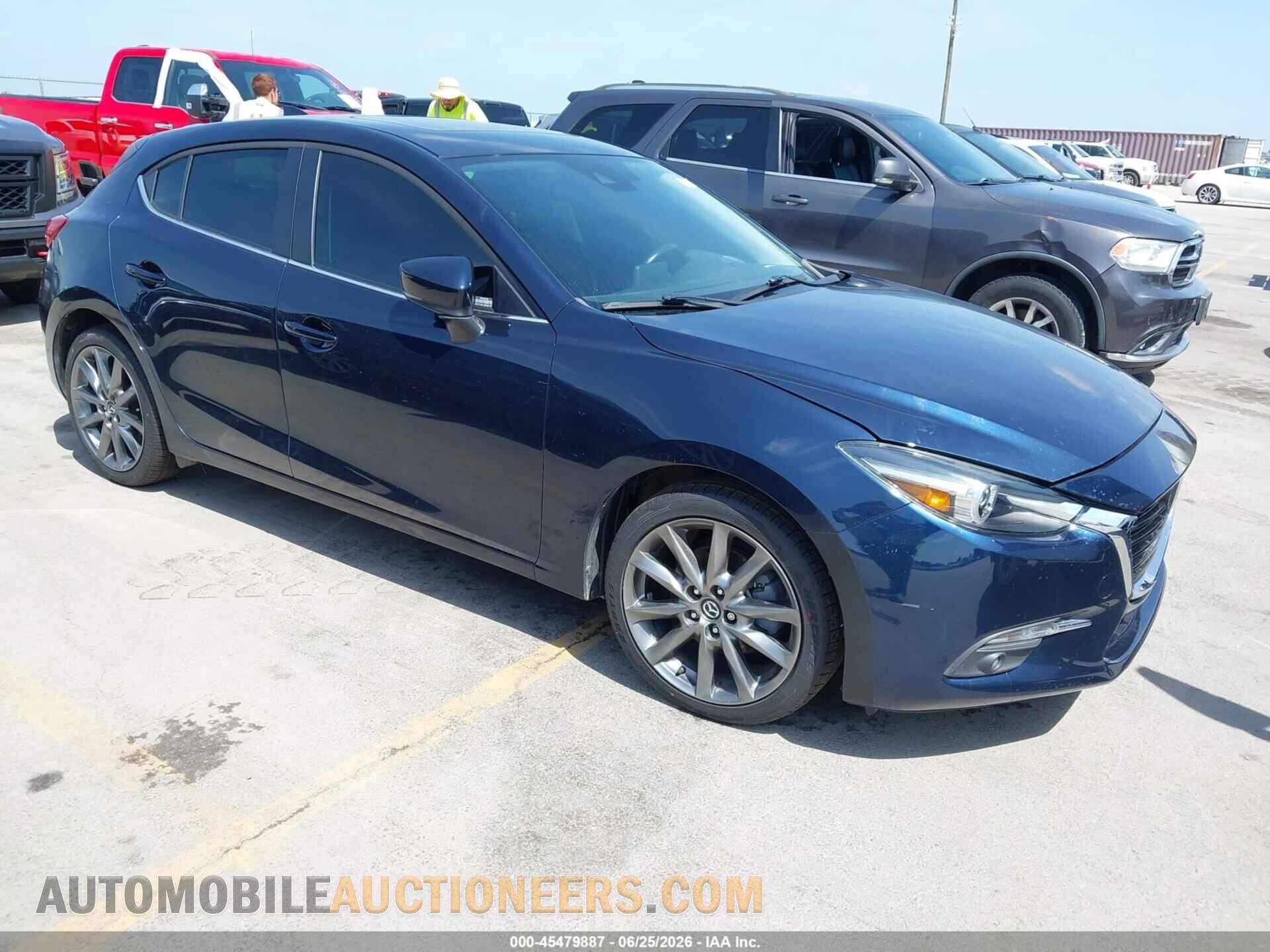3MZBN1M35JM203014 MAZDA MAZDA3 2018