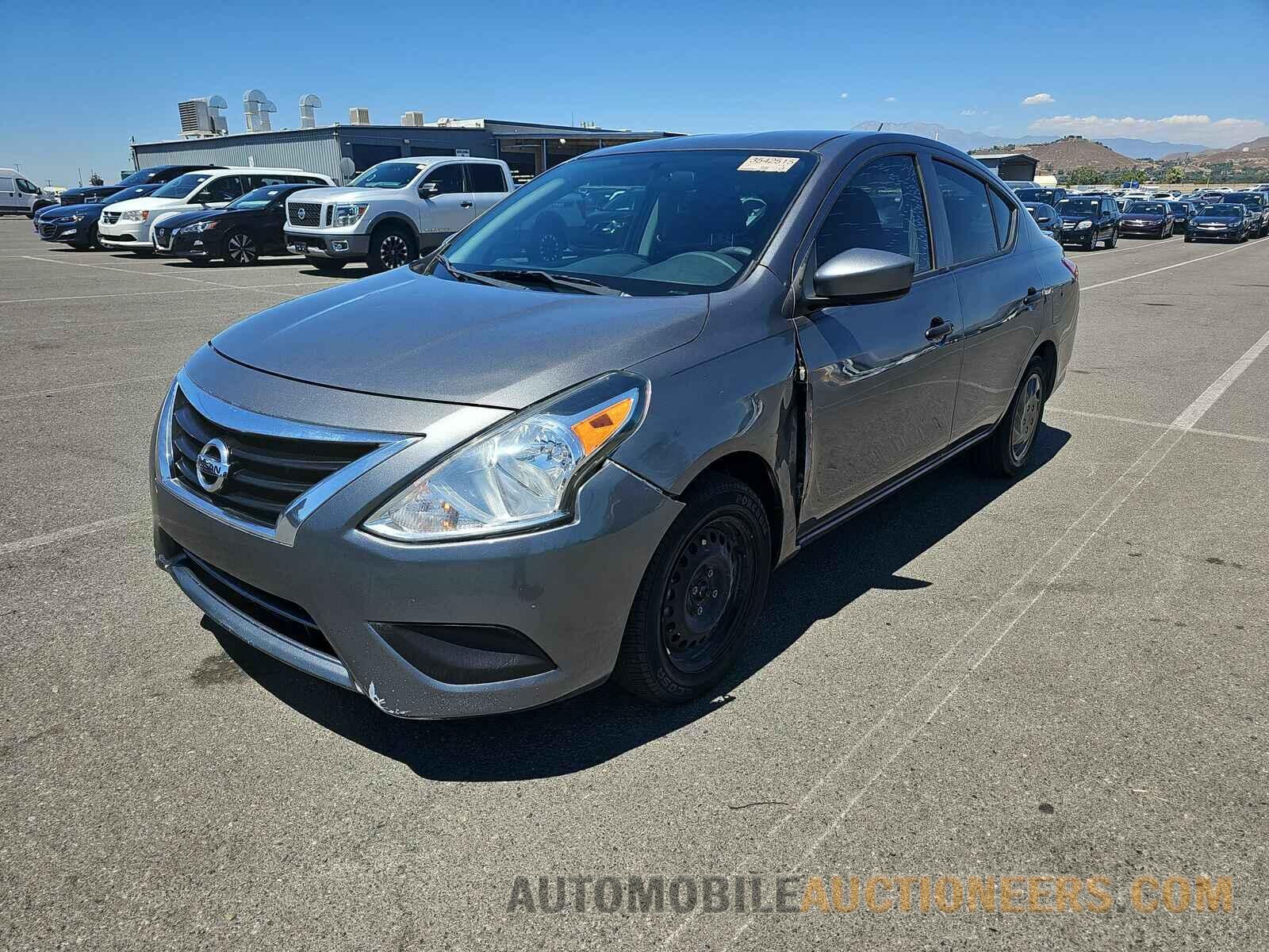 3N1CN7AP5JL828538 Nissan Versa Sedan 2018