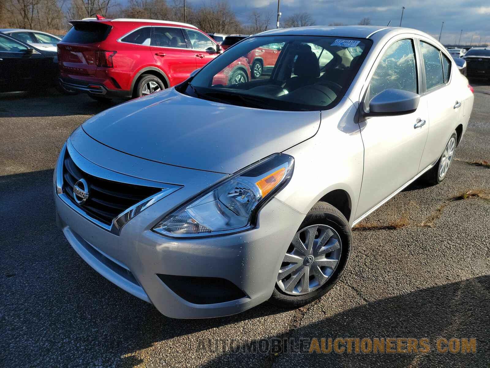 3N1CN7AP8KL824212 Nissan Versa Sedan 2019