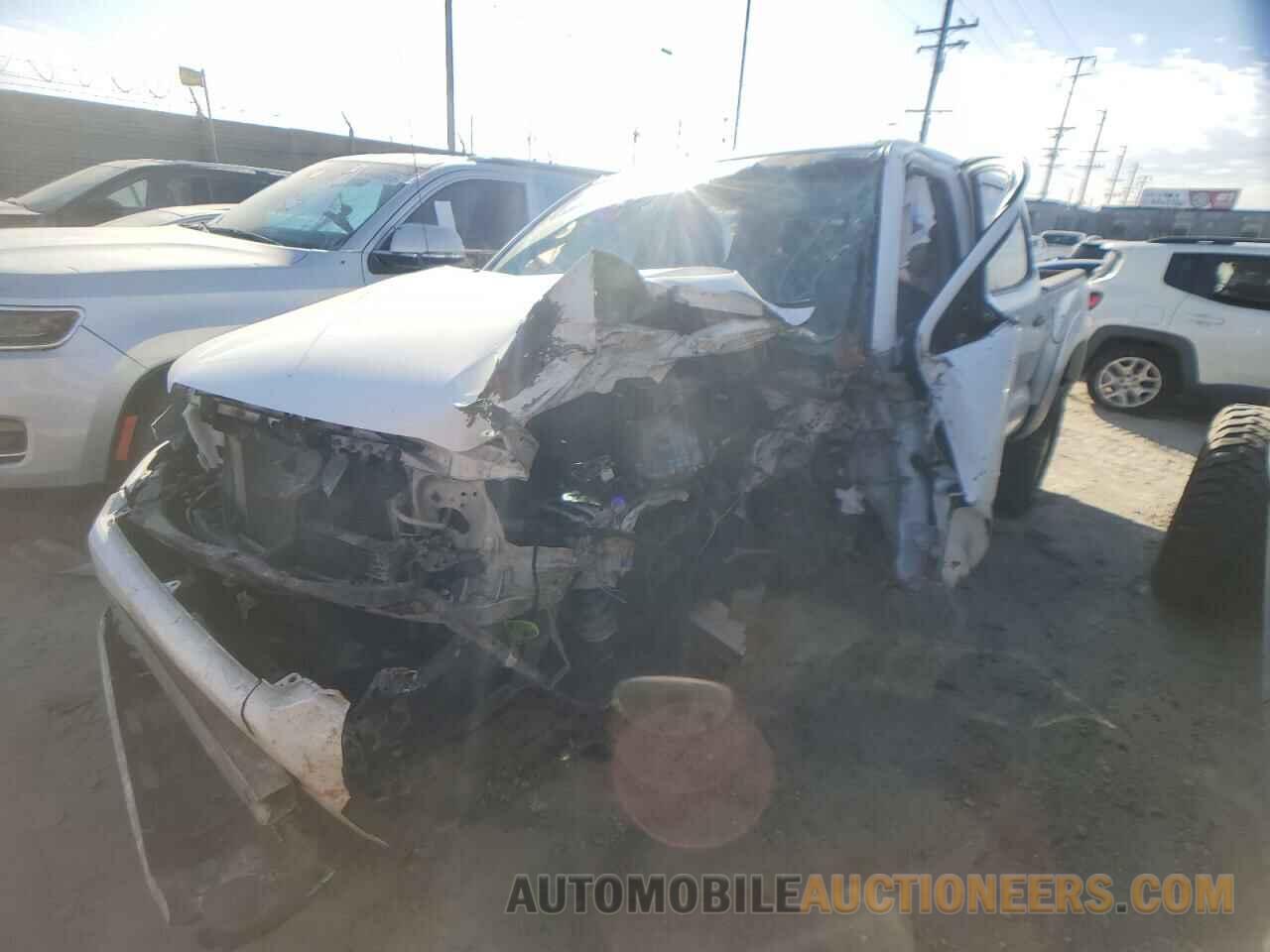 3TMJU4GN0FM189188 TOYOTA TACOMA 2015