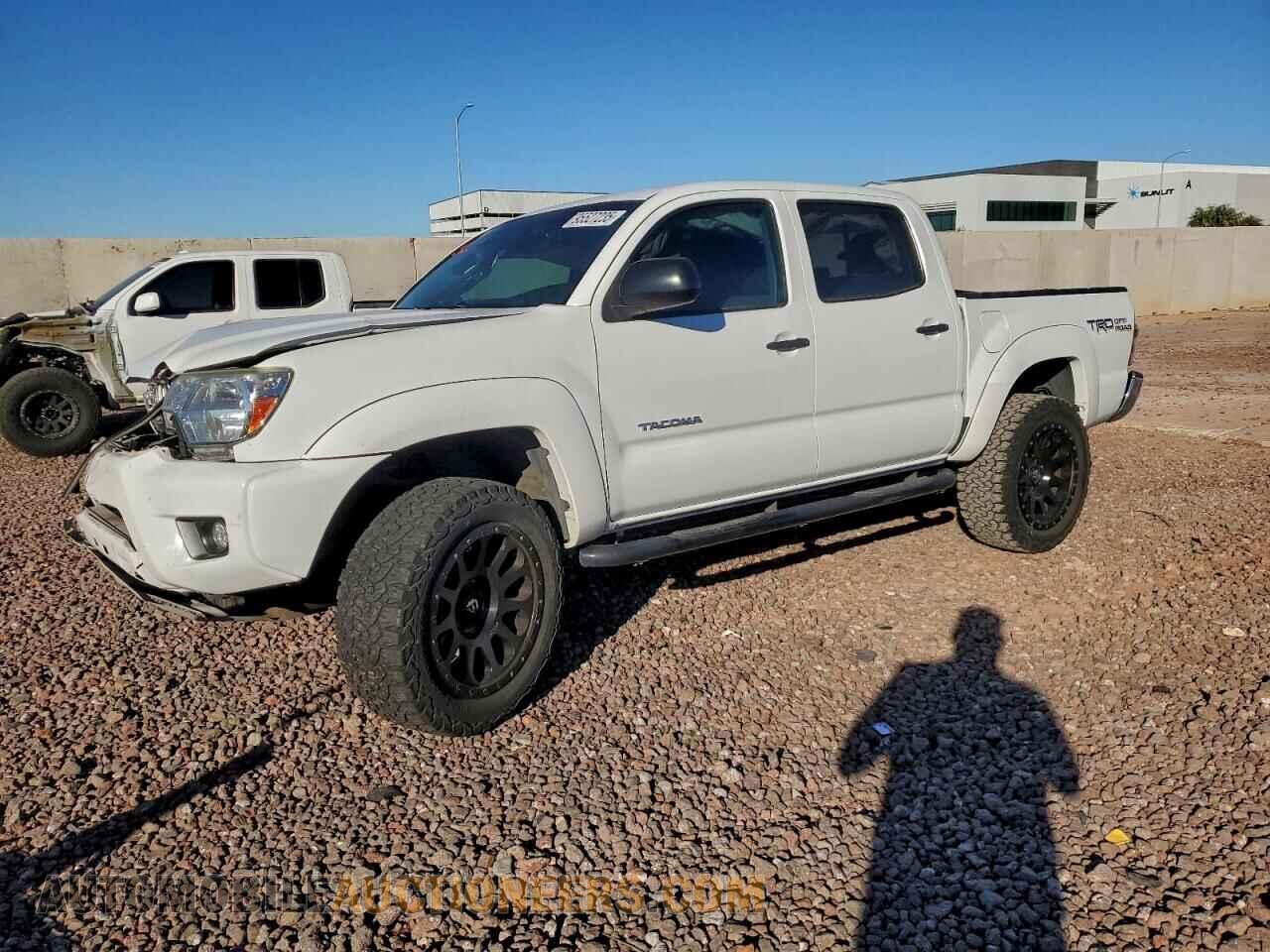 3TMLU4EN9FM200281 TOYOTA TACOMA 2015