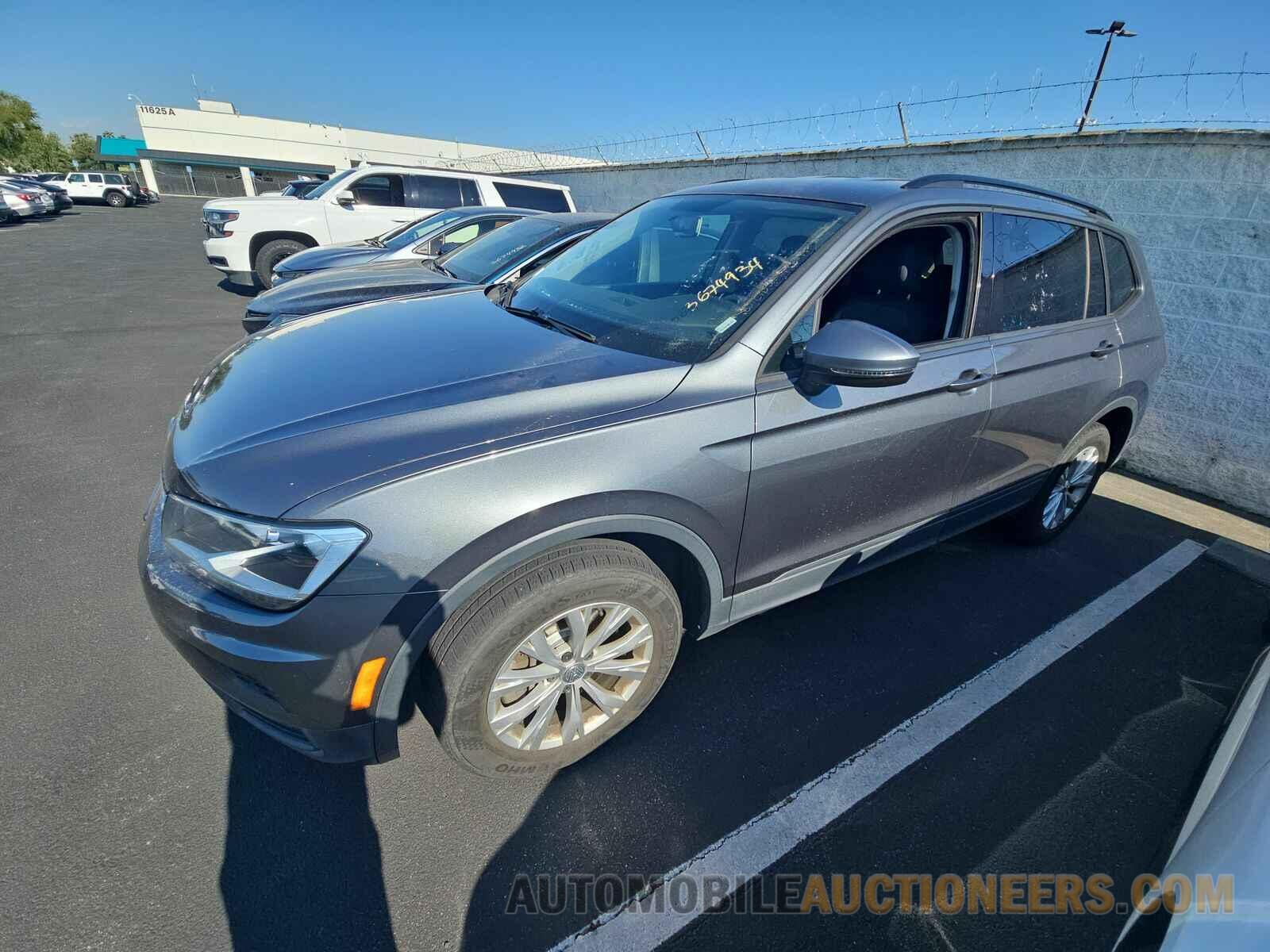 3VV0B7AX9LM046881 Volkswagen Tiguan 2020