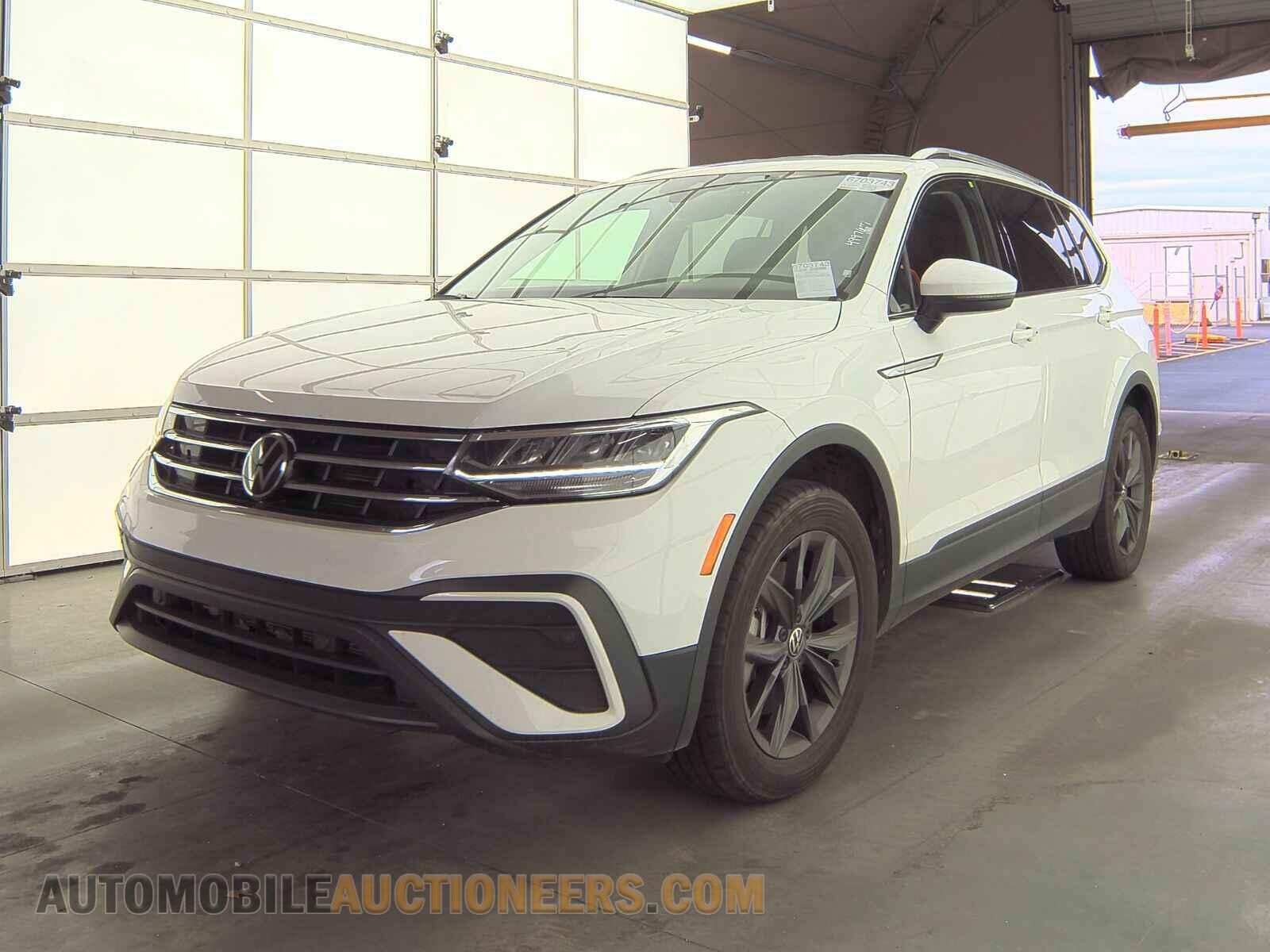 3VV2B7AX2RM032113 Volkswagen Tiguan 2024