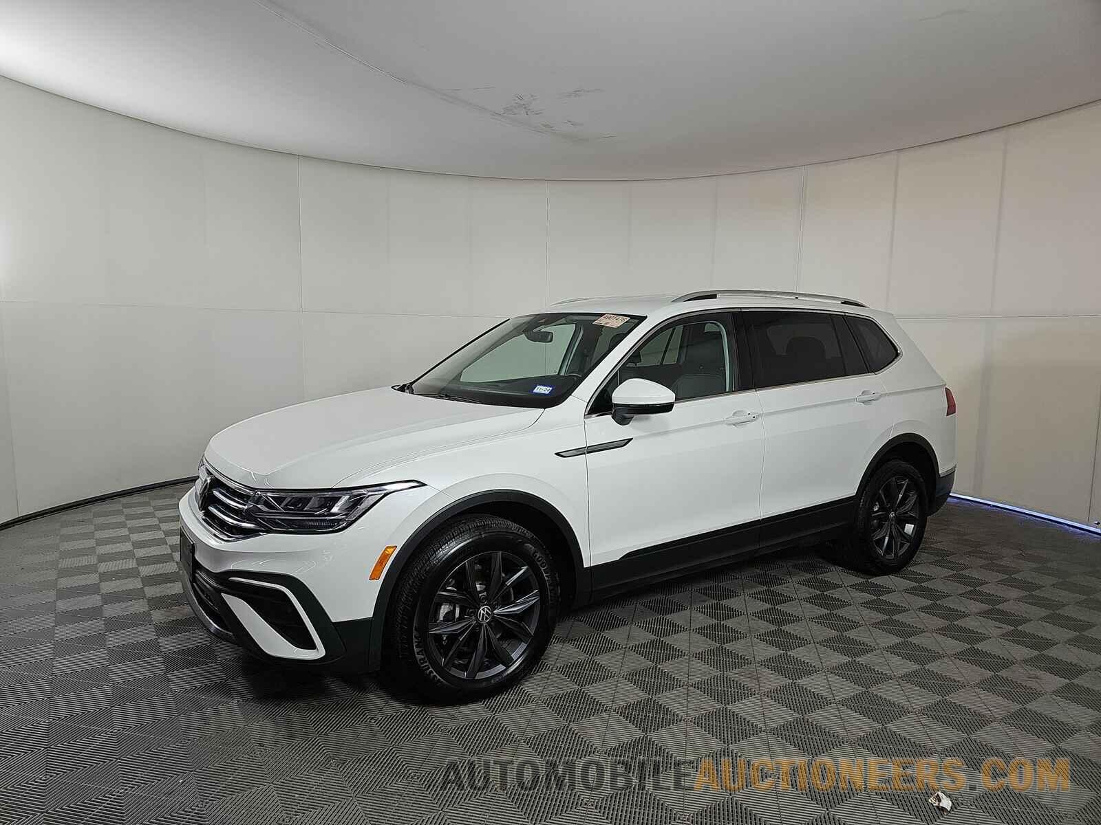 3VV3B7AX0PM008037 Volkswagen Tiguan 2023