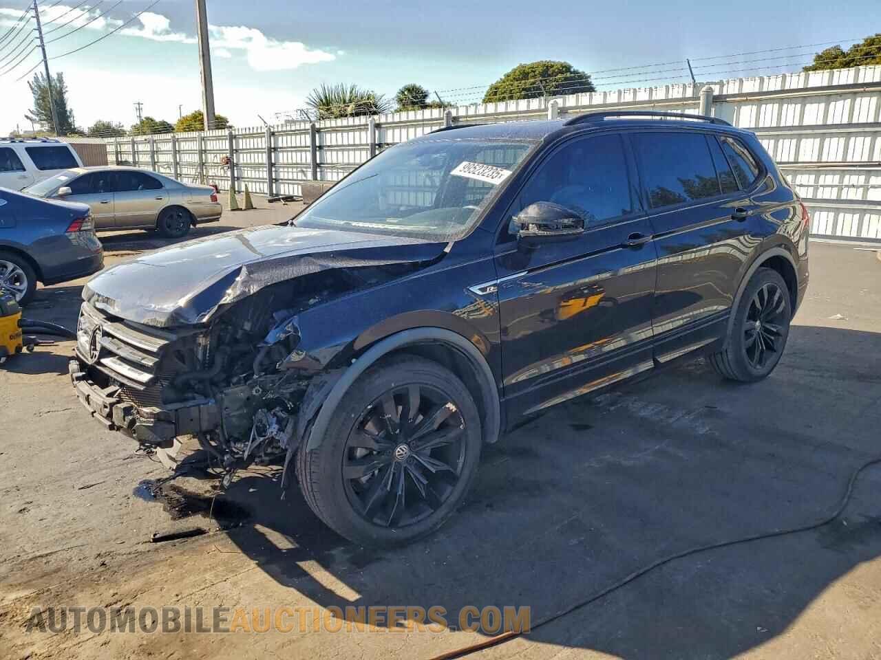 3VV3B7AX4MM128564 VOLKSWAGEN TIGUAN 2021