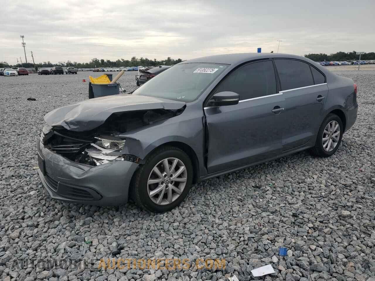 3VWDX7AJ0DM408317 VOLKSWAGEN JETTA 2013