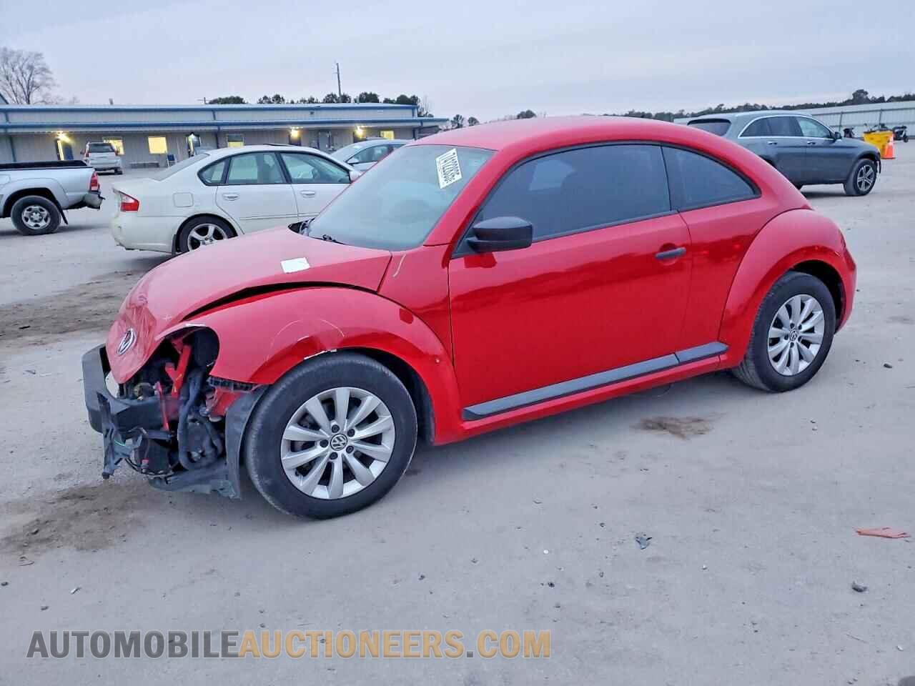 3VWF17AT1FM654792 VOLKSWAGEN BEETLE 2015