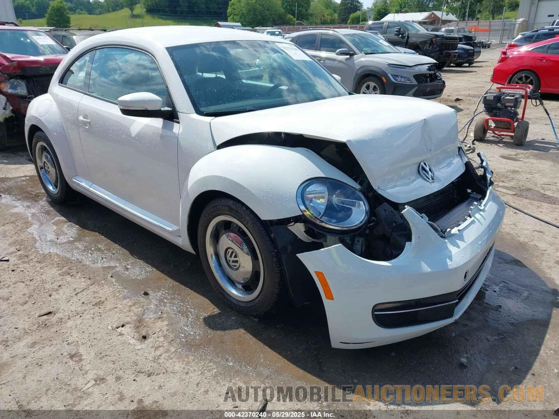 3VWJP7AT8CM644345 VOLKSWAGEN BEETLE 2012