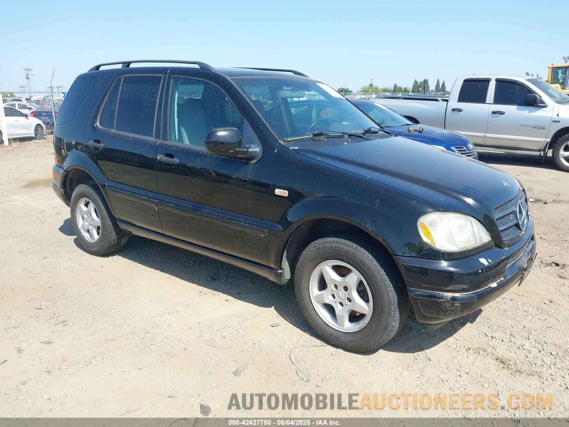 4JGAB54E5YA199856 MERCEDES-BENZ ML 320 2000