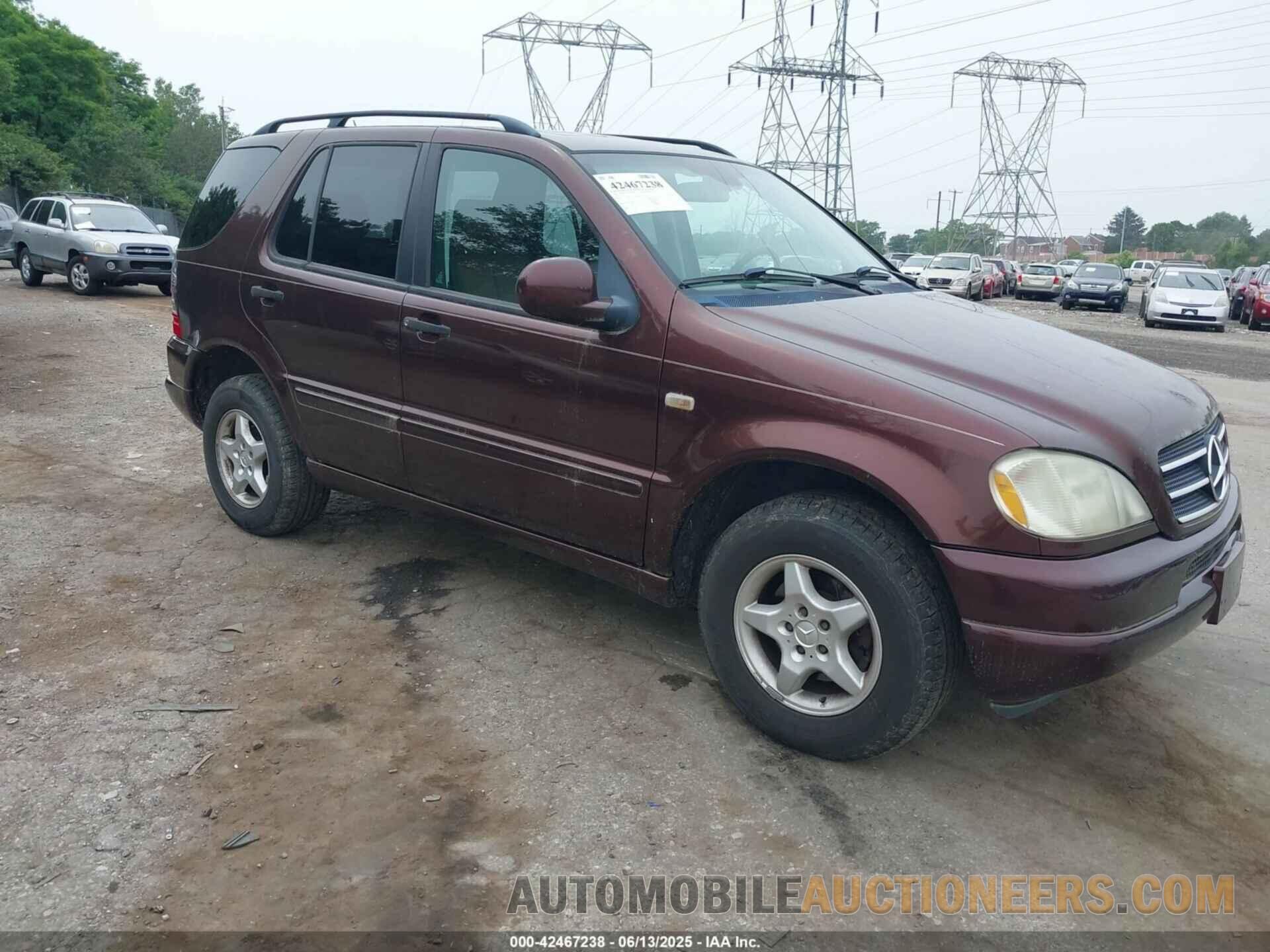 4JGAB54EX1A243467 MERCEDES-BENZ ML 320 2001