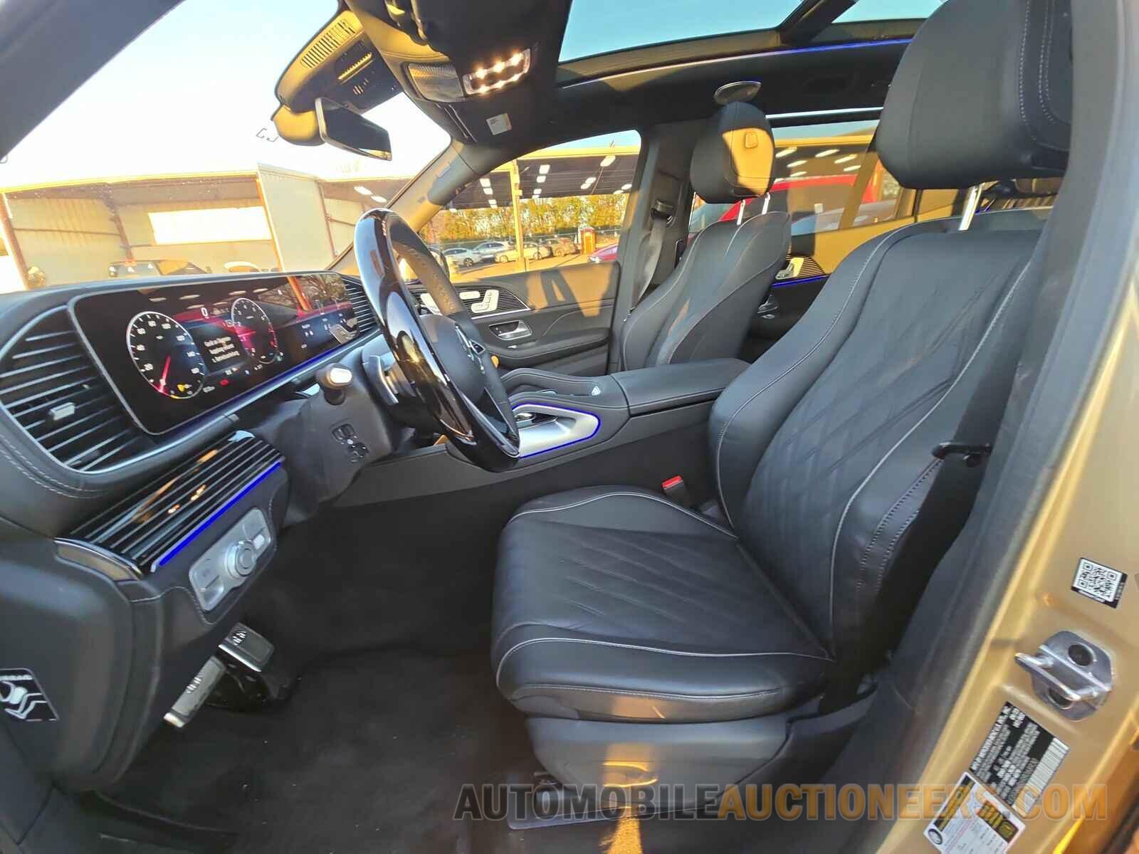 4JGFF8HB6RB068930 Mercedes-Benz GLS 2024