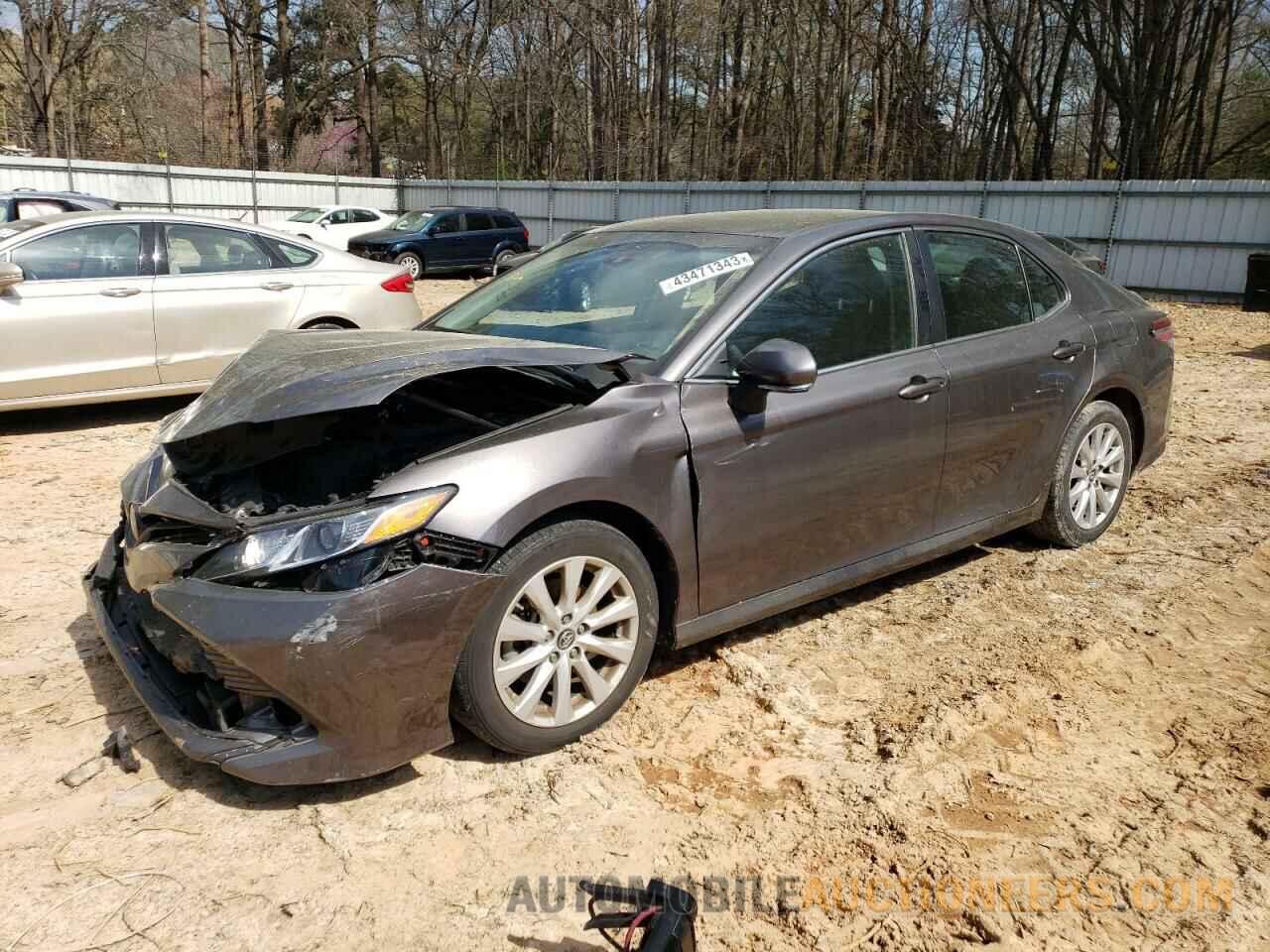 4T1B11HK5JU504650 TOYOTA CAMRY 2018