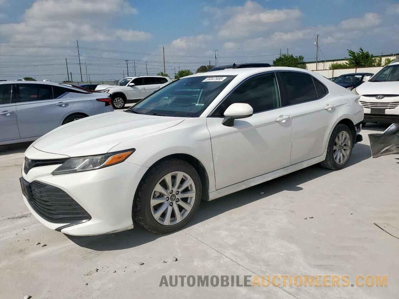 4T1B11HK5KU801760 TOYOTA CAMRY 2019