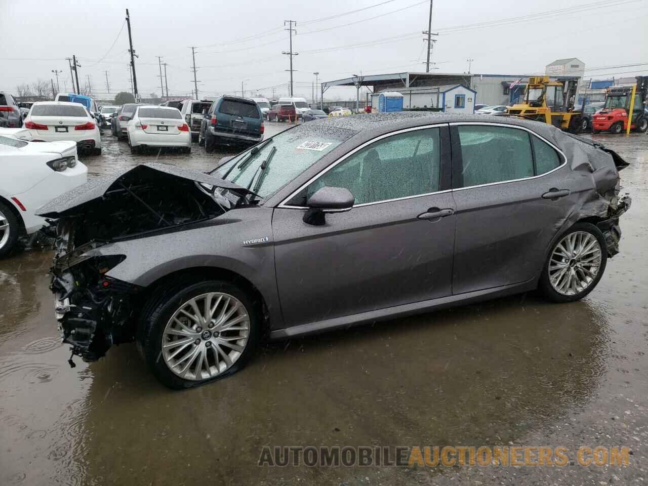 4T1B21HK2JU505168 TOYOTA CAMRY 2018