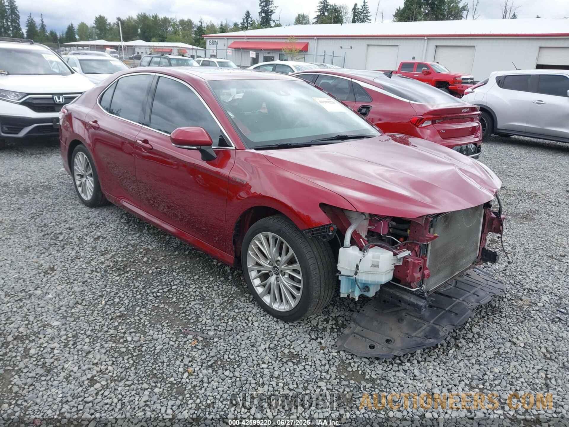 4T1B21HK5JU506783 TOYOTA CAMRY HYBRID 2018