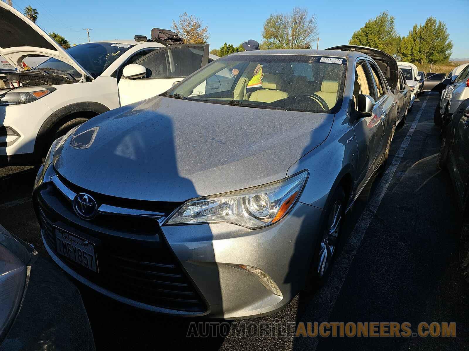 4T1BD1FKXFU170049 Toyota Camry Hybrid 2015