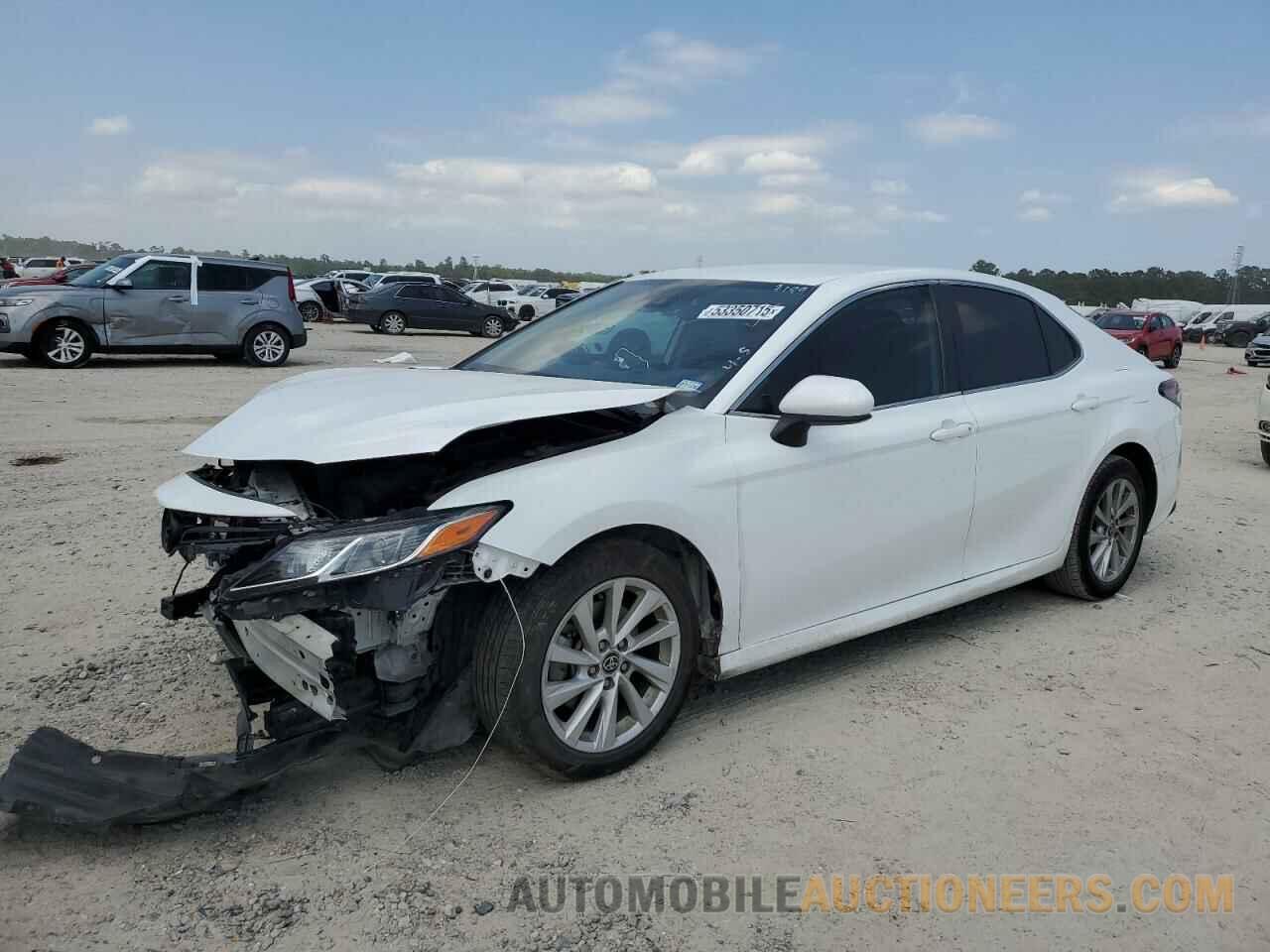 4T1C11AK1NU667199 TOYOTA CAMRY 2022