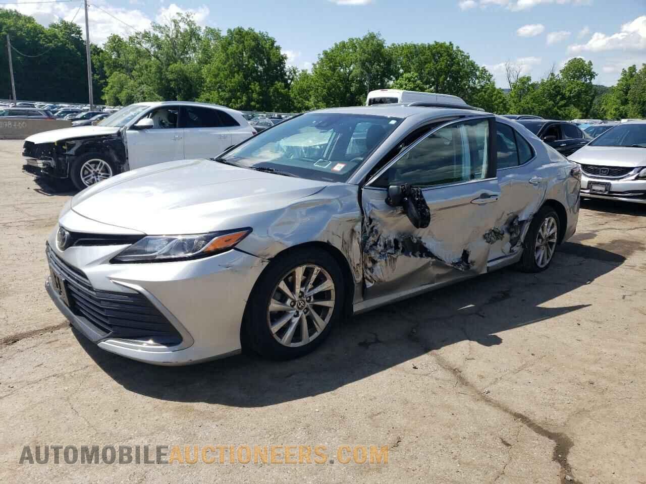 4T1C11AK2MU445009 TOYOTA CAMRY 2021
