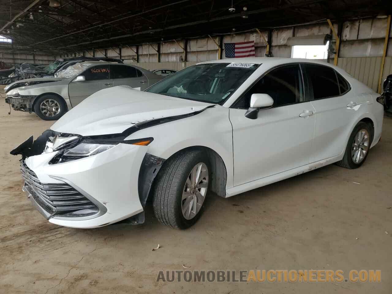 4T1C11AK4MU446095 TOYOTA CAMRY 2021