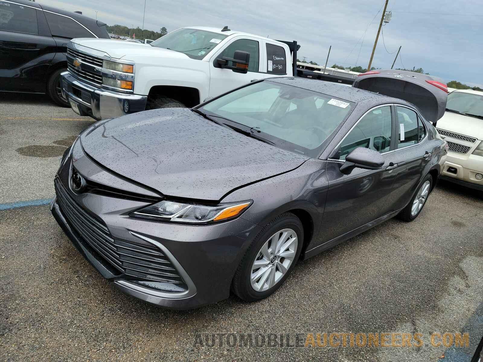 4T1C11AK4PU746949 Toyota Camry 2023