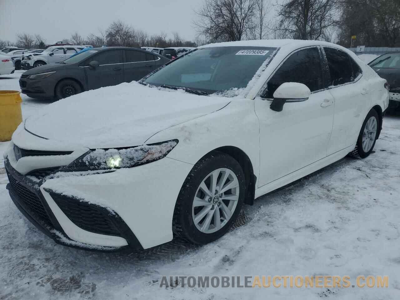 4T1G11AK1NU043565 TOYOTA CAMRY 2022