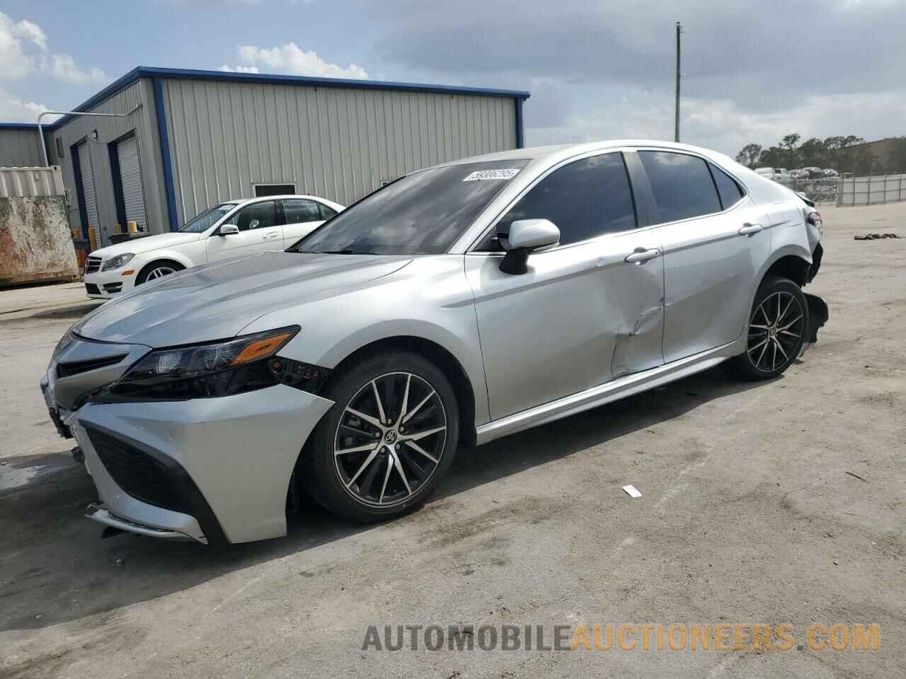 4T1G11AK5NU049661 TOYOTA CAMRY 2022