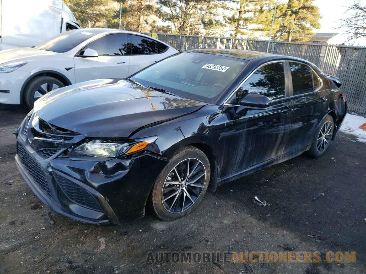 4T1G11AK9MU410825 TOYOTA CAMRY 2021
