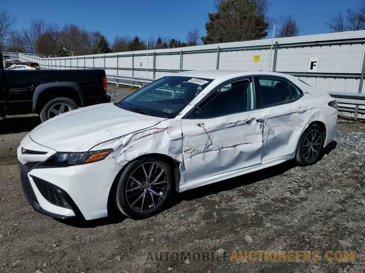 4T1G11AKXMU581695 TOYOTA CAMRY 2021