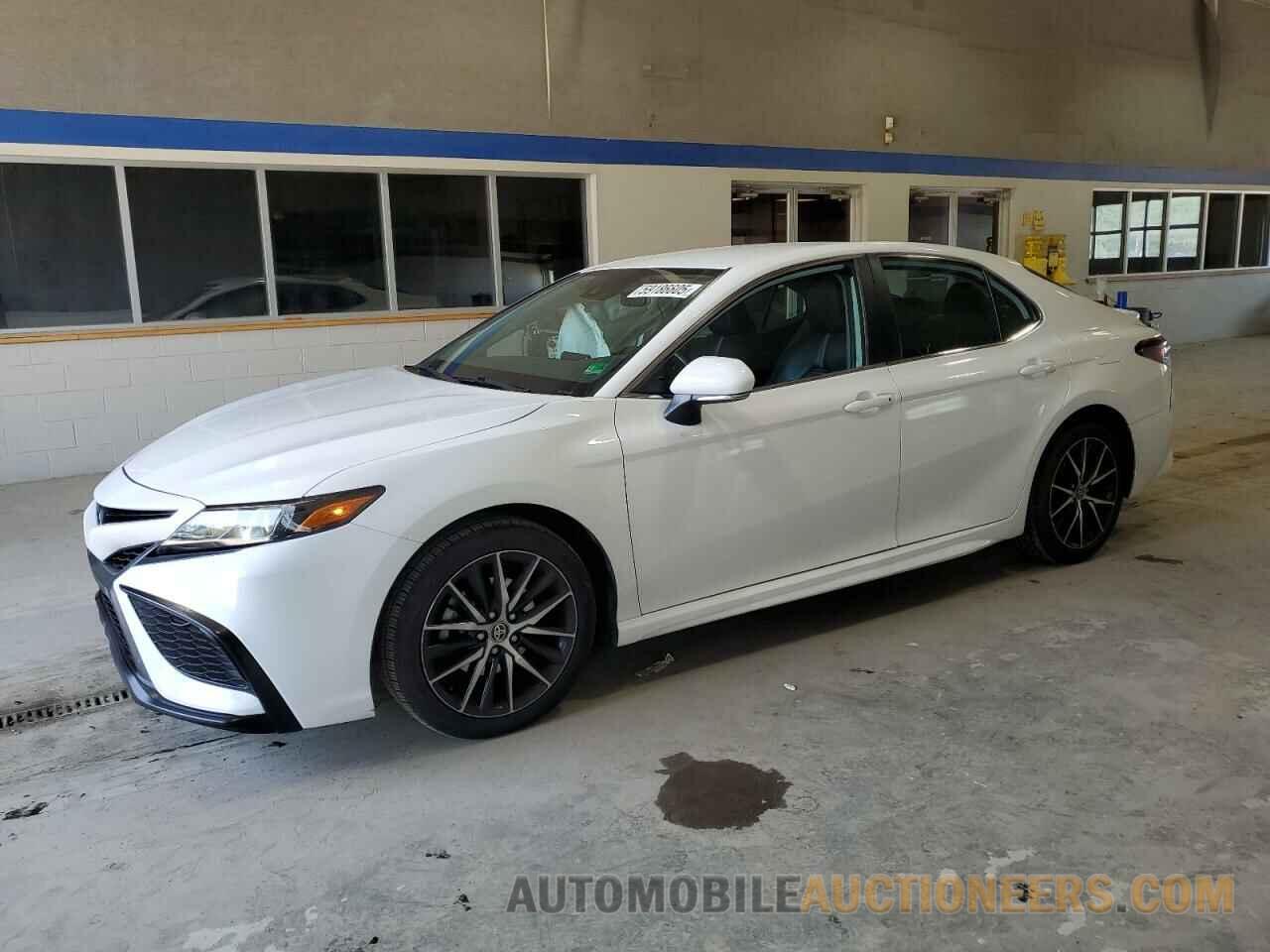 4T1G11AKXNU665467 TOYOTA CAMRY 2022