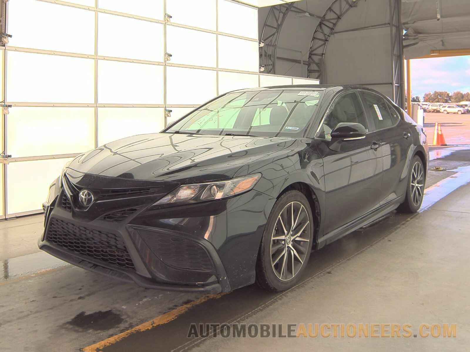 4T1T11AK4MU411363 Toyota Camry 2021