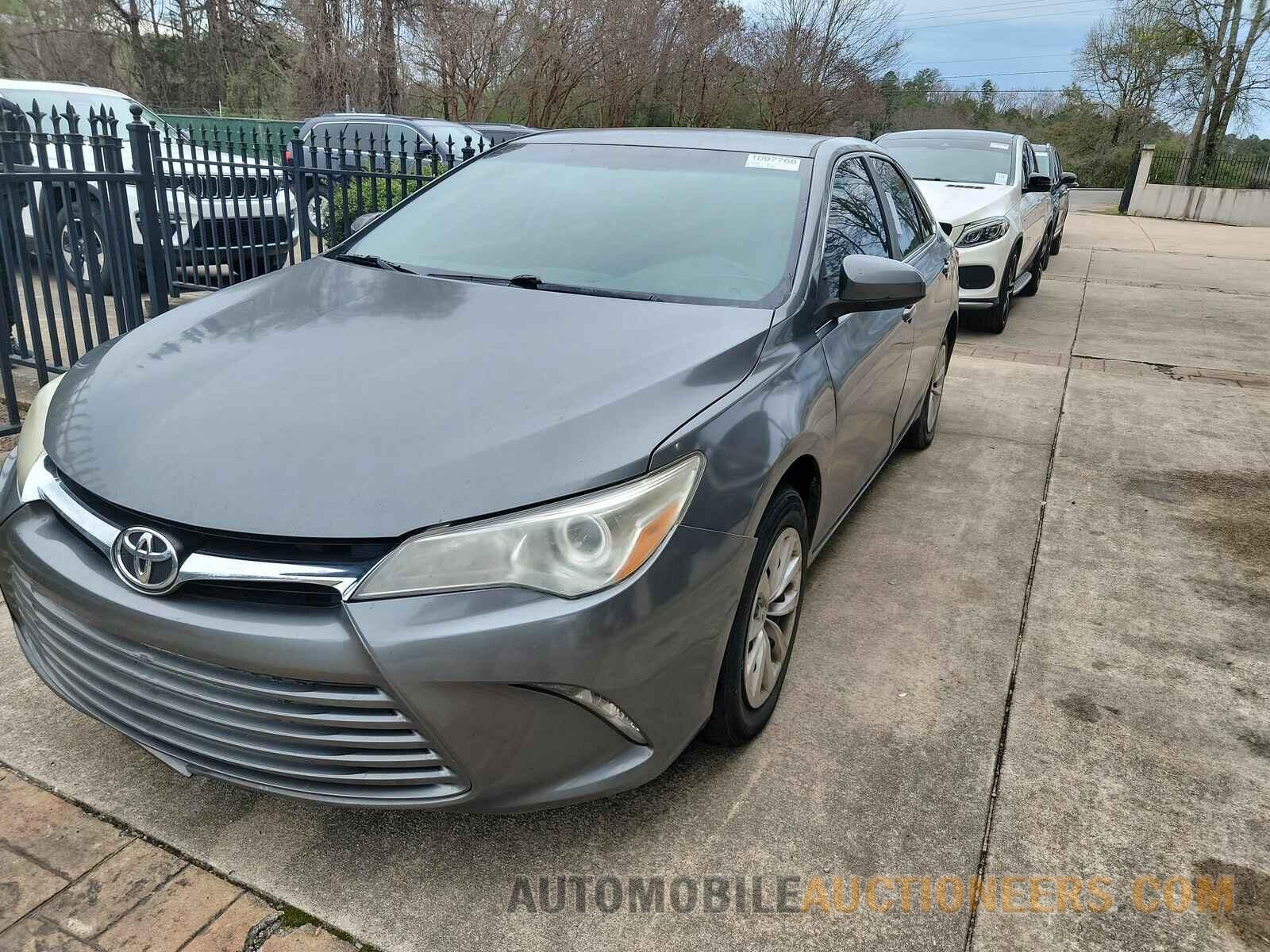 4T4BF1FK0GR556433 Toyota Camry 2016