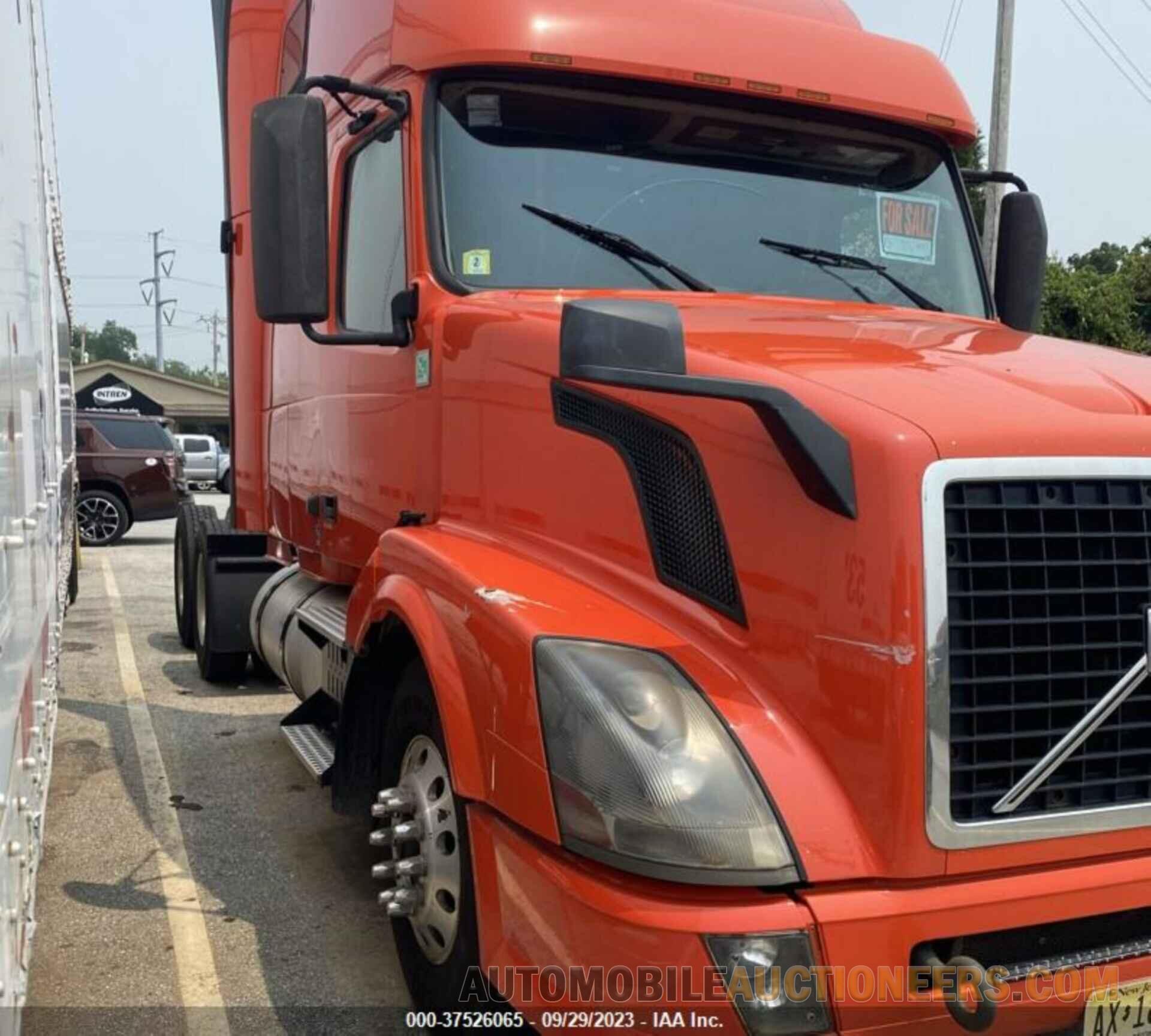 4V4NC9EJ6FN911646 VOLVO VN 2015