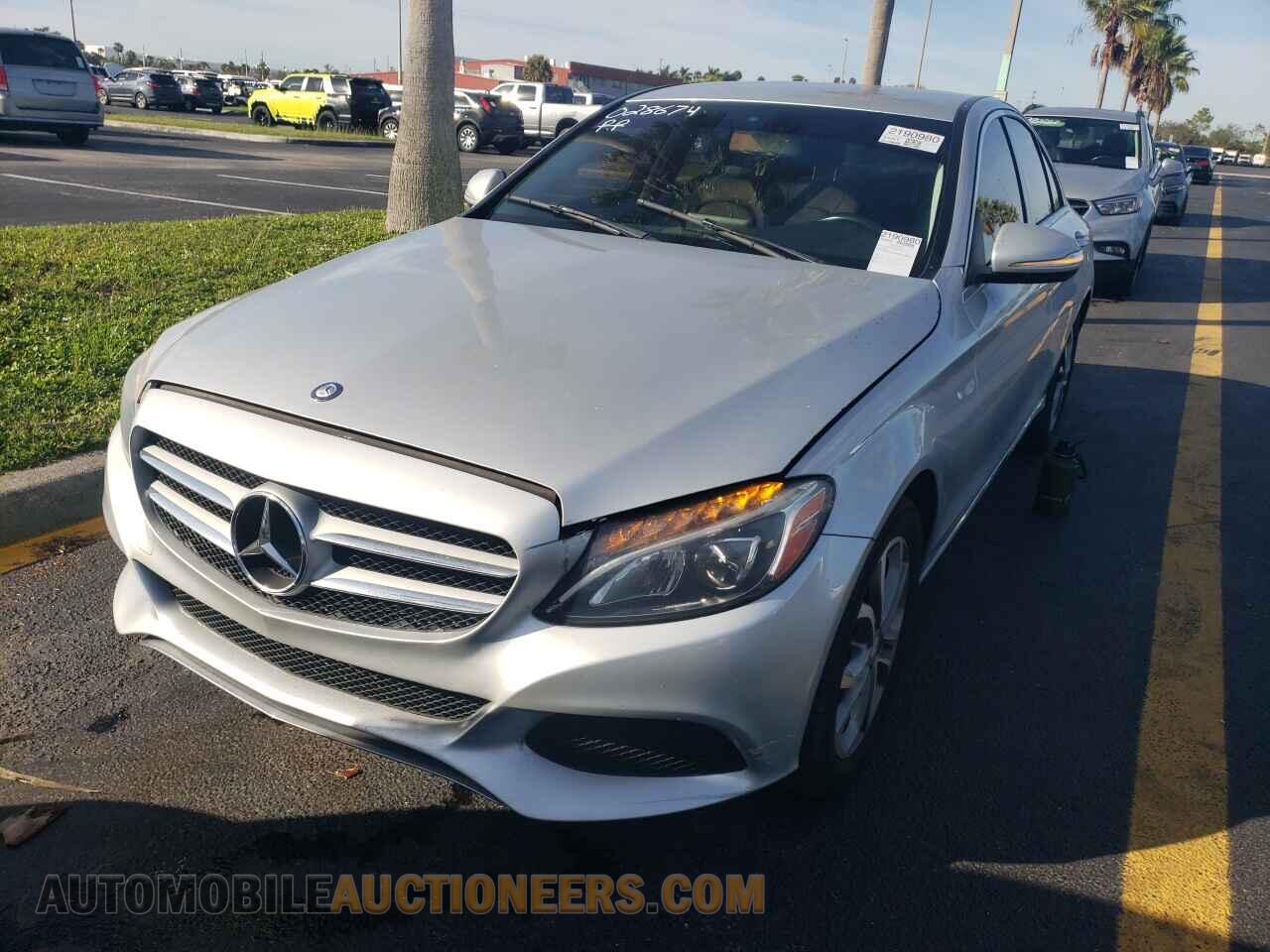 55SWF4KB5FU028674 Mercedes-Benz C-Class 2015