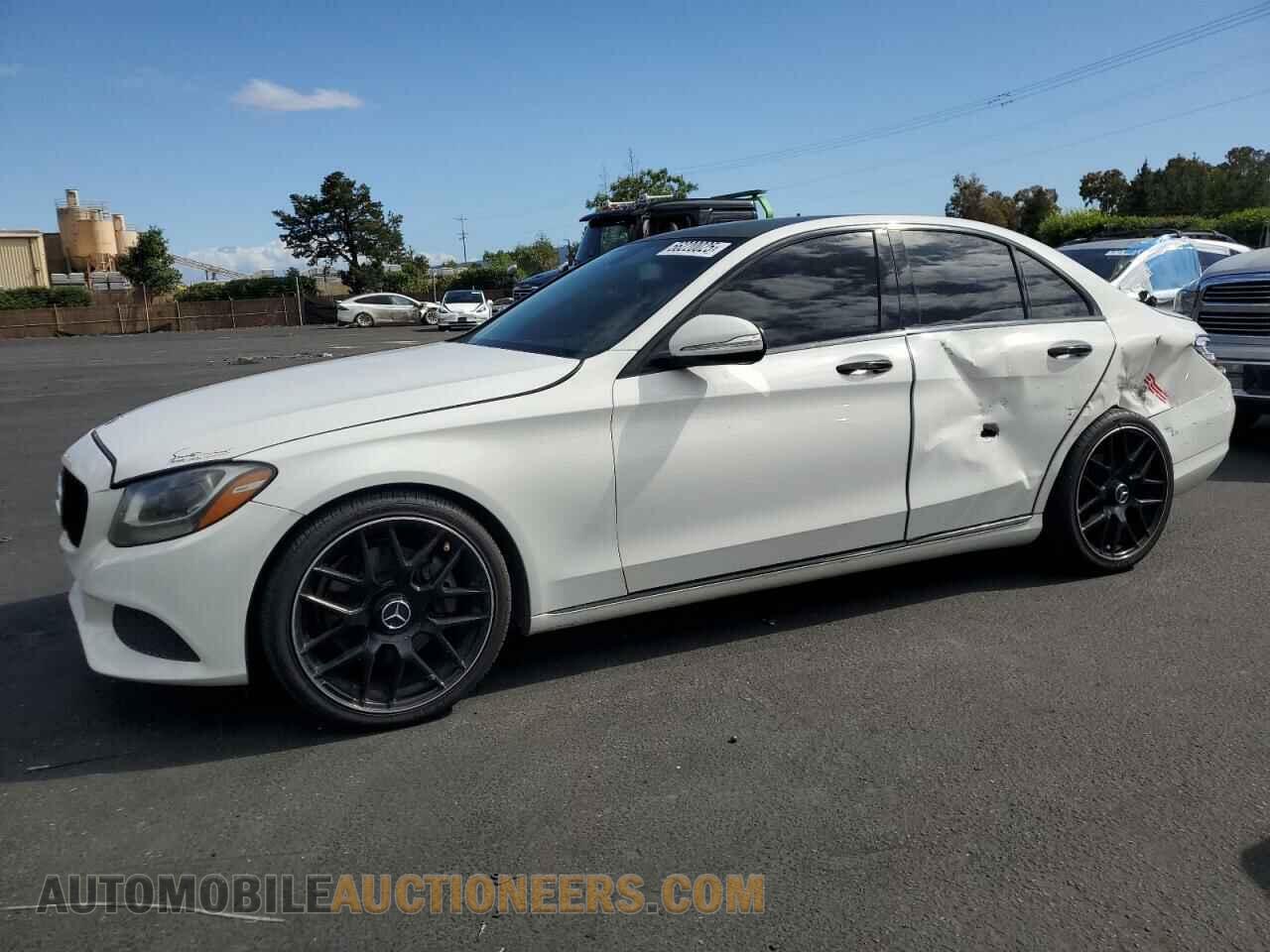 55SWF4KBXFU032476 MERCEDES-BENZ C-CLASS 2015