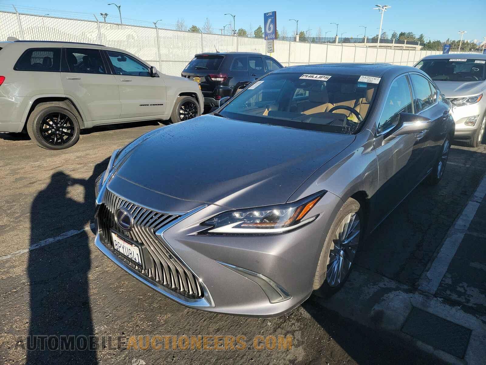 58AE21B10LU008564 Lexus ES 300h 2020