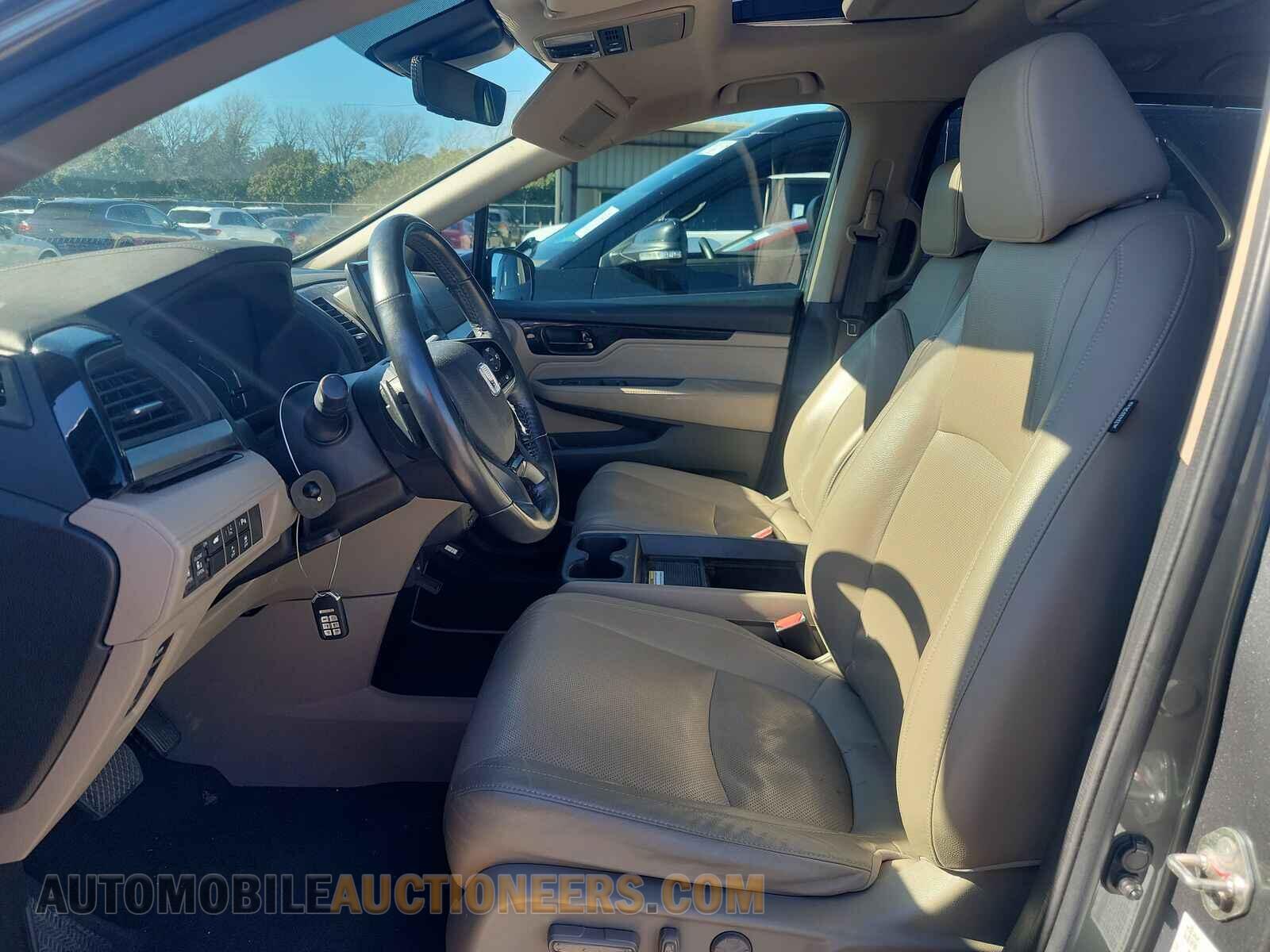 5FNRL6H96KB097553 Honda Odyssey 2019