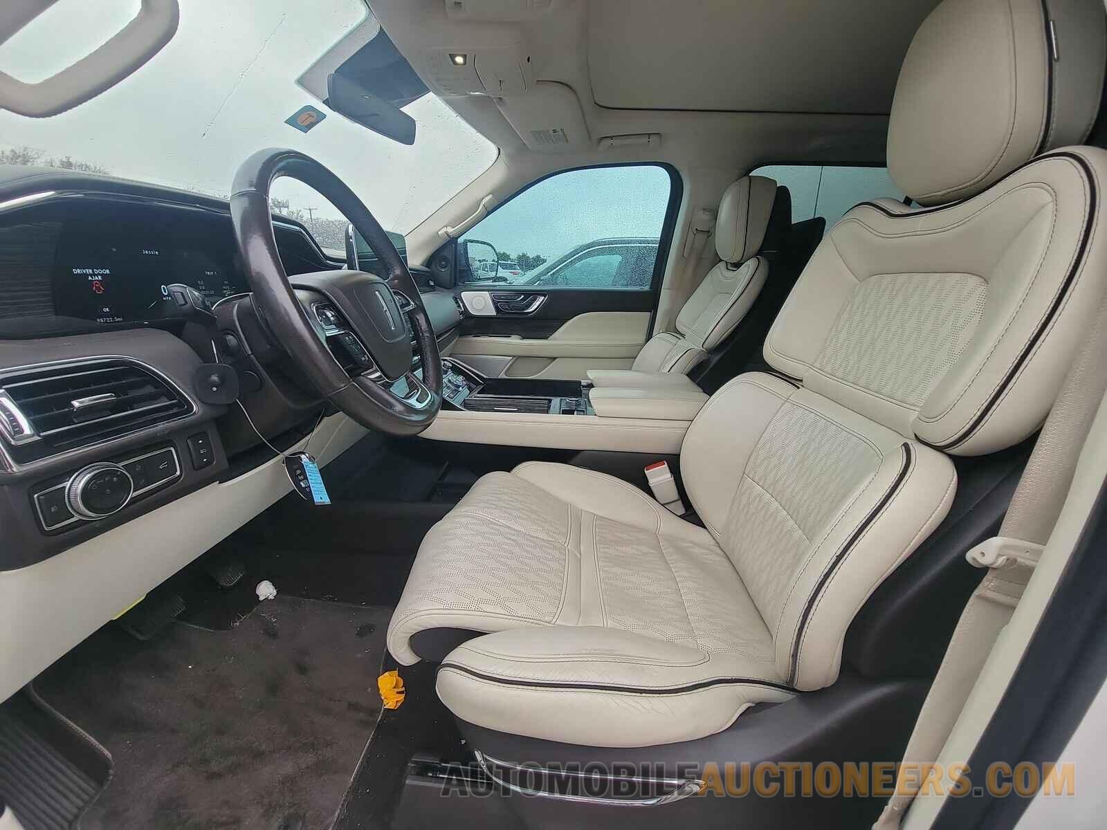 5LMJJ2TT2JEL20713 Lincoln Navigator 2018