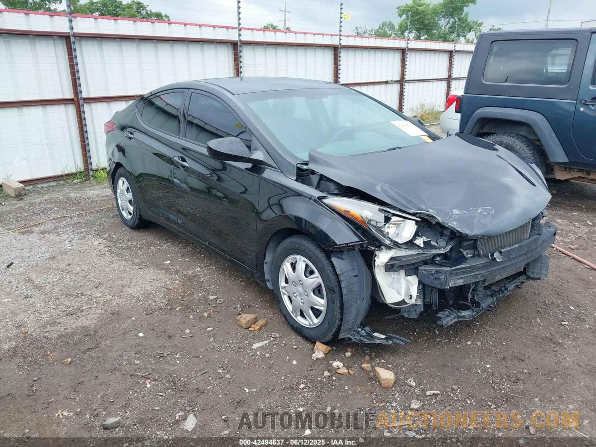 5NPDH4AE1GH747812 HYUNDAI ELANTRA 2016