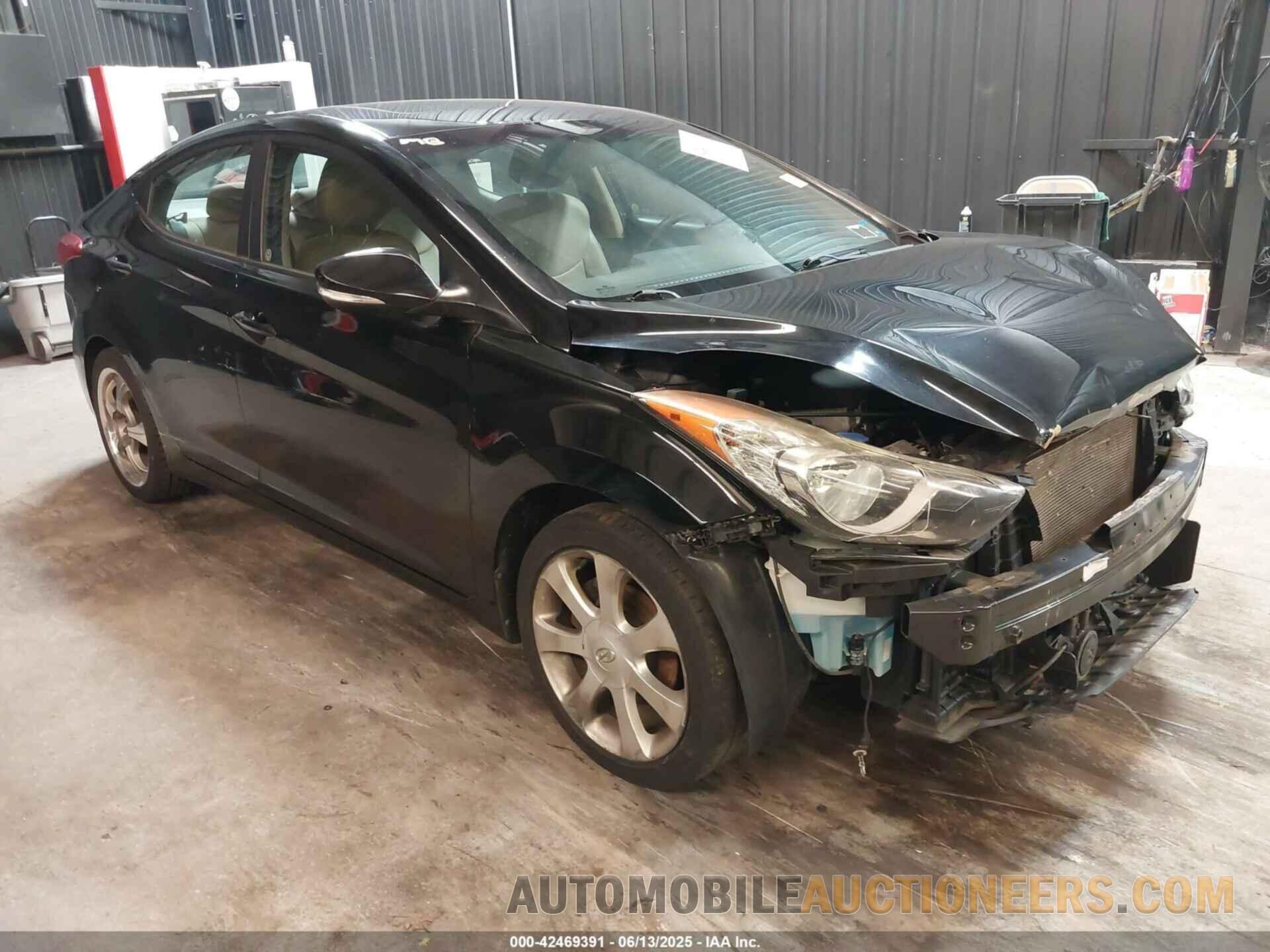 5NPDH4AE2BH045989 HYUNDAI ELANTRA 2011