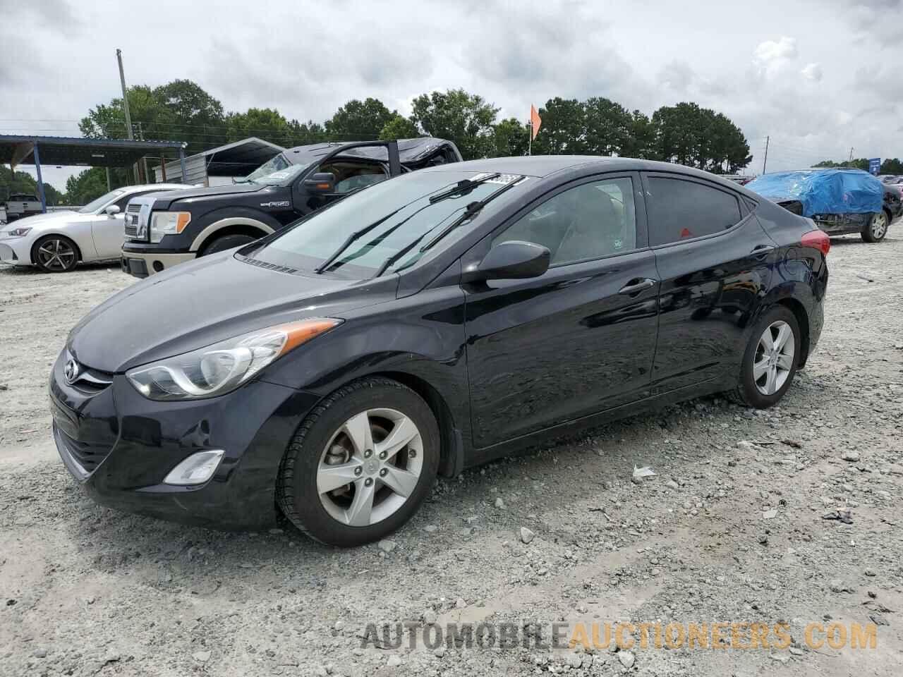 5NPDH4AE2DH182319 HYUNDAI ELANTRA 2013