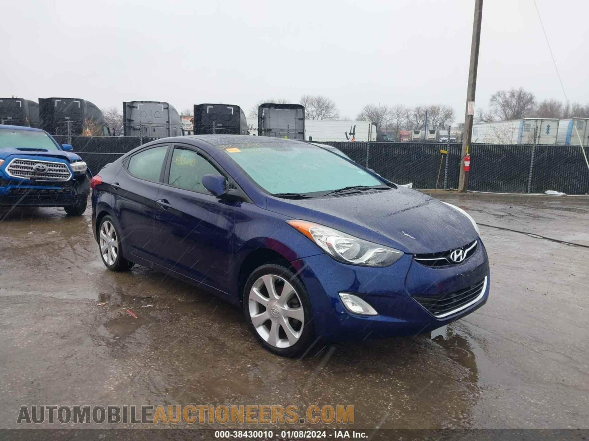 5NPDH4AE2DH341369 HYUNDAI ELANTRA 2013