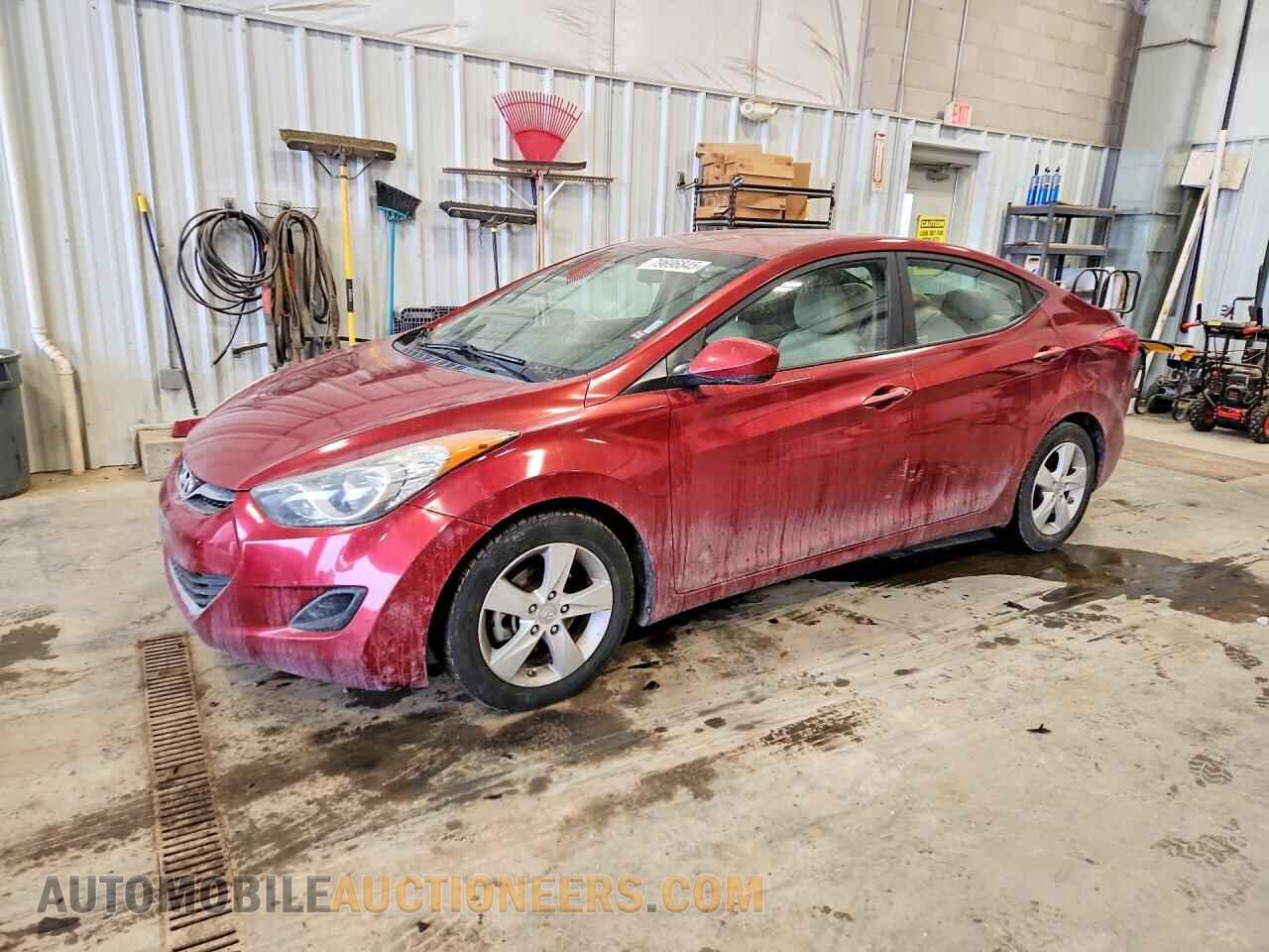 5NPDH4AE2DH377708 HYUNDAI ELANTRA 2013