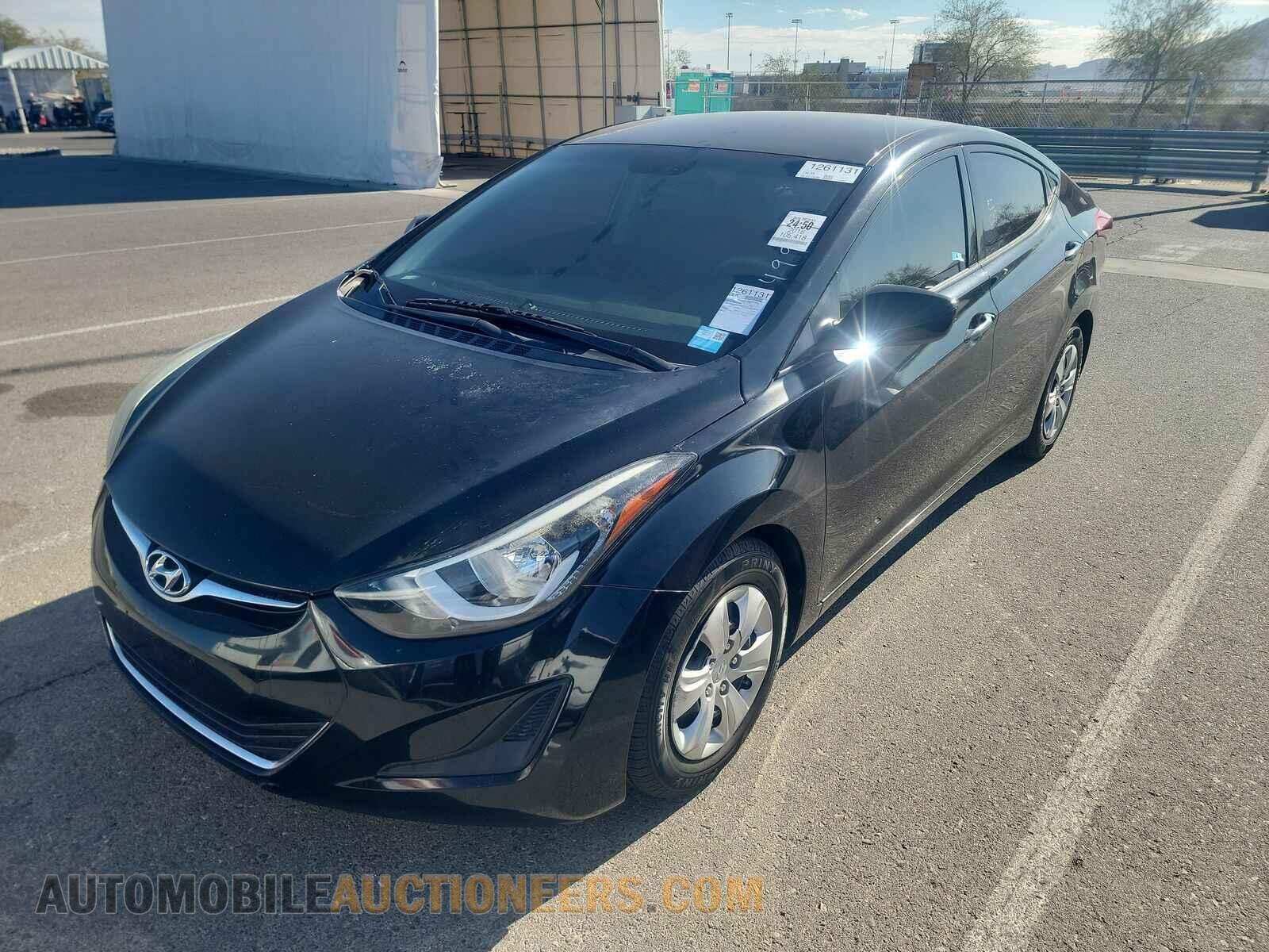 5NPDH4AE2GH695607 Hyundai Elantra SE 2016