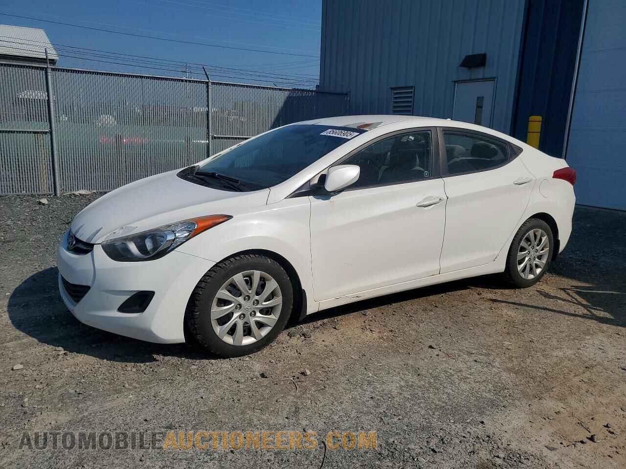 5NPDH4AE3DH330607 HYUNDAI ELANTRA 2013